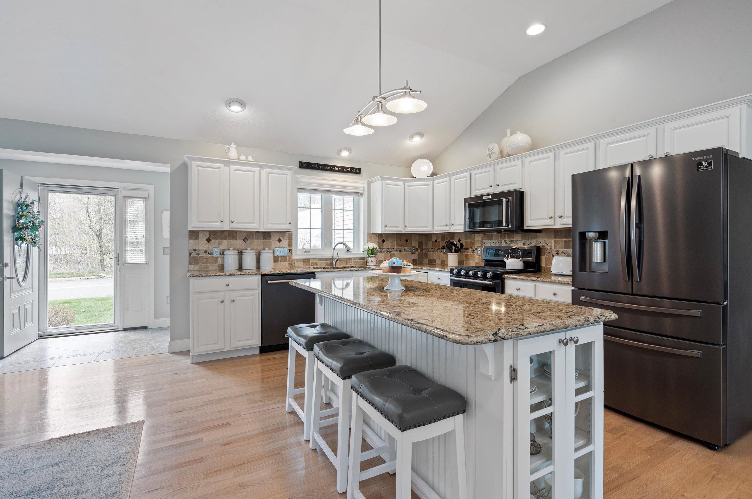 311 Brent St, Manchester NH  03103-7705 exterior