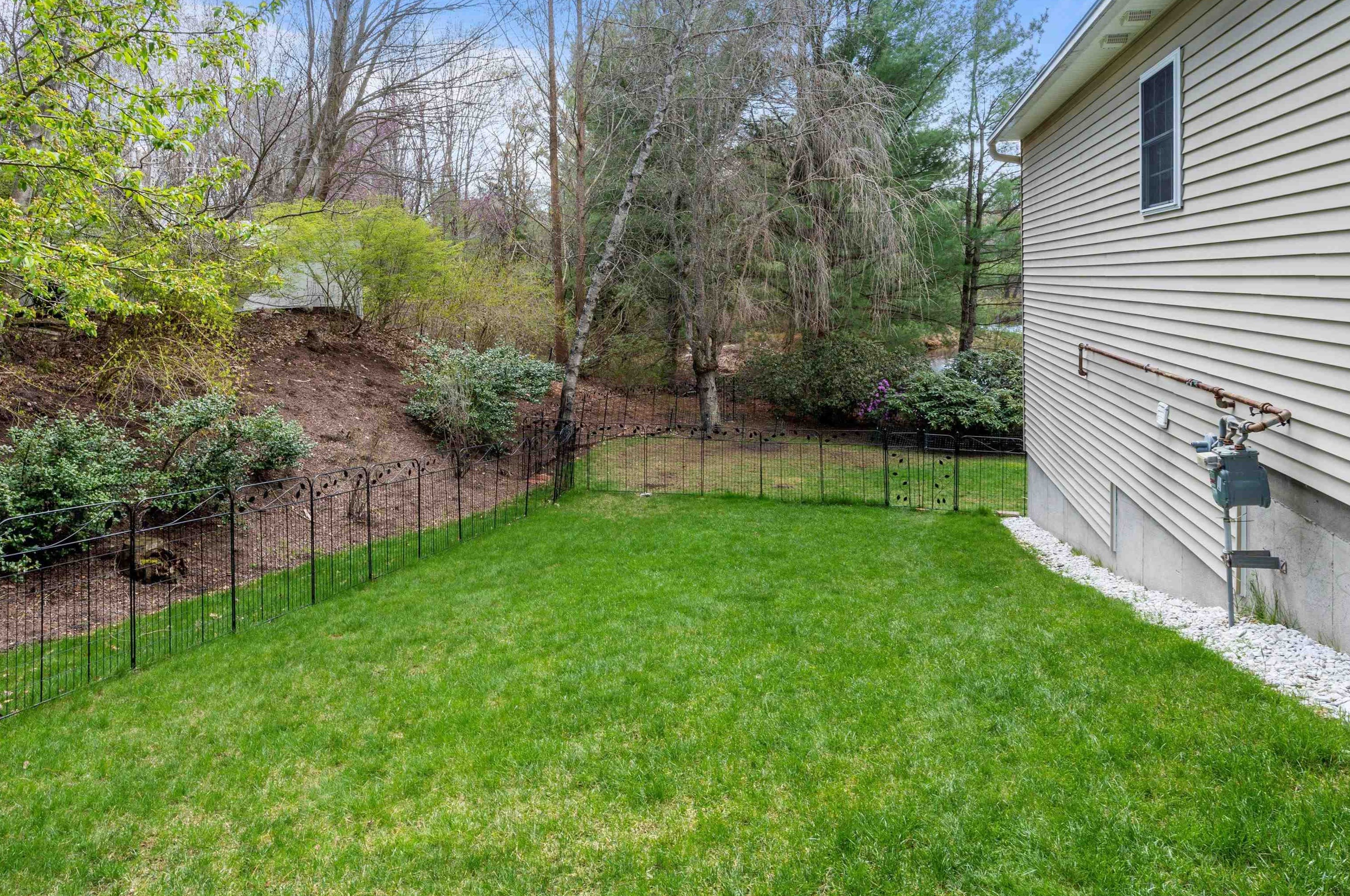 311 Brent St, Manchester NH  03103-7705 exterior