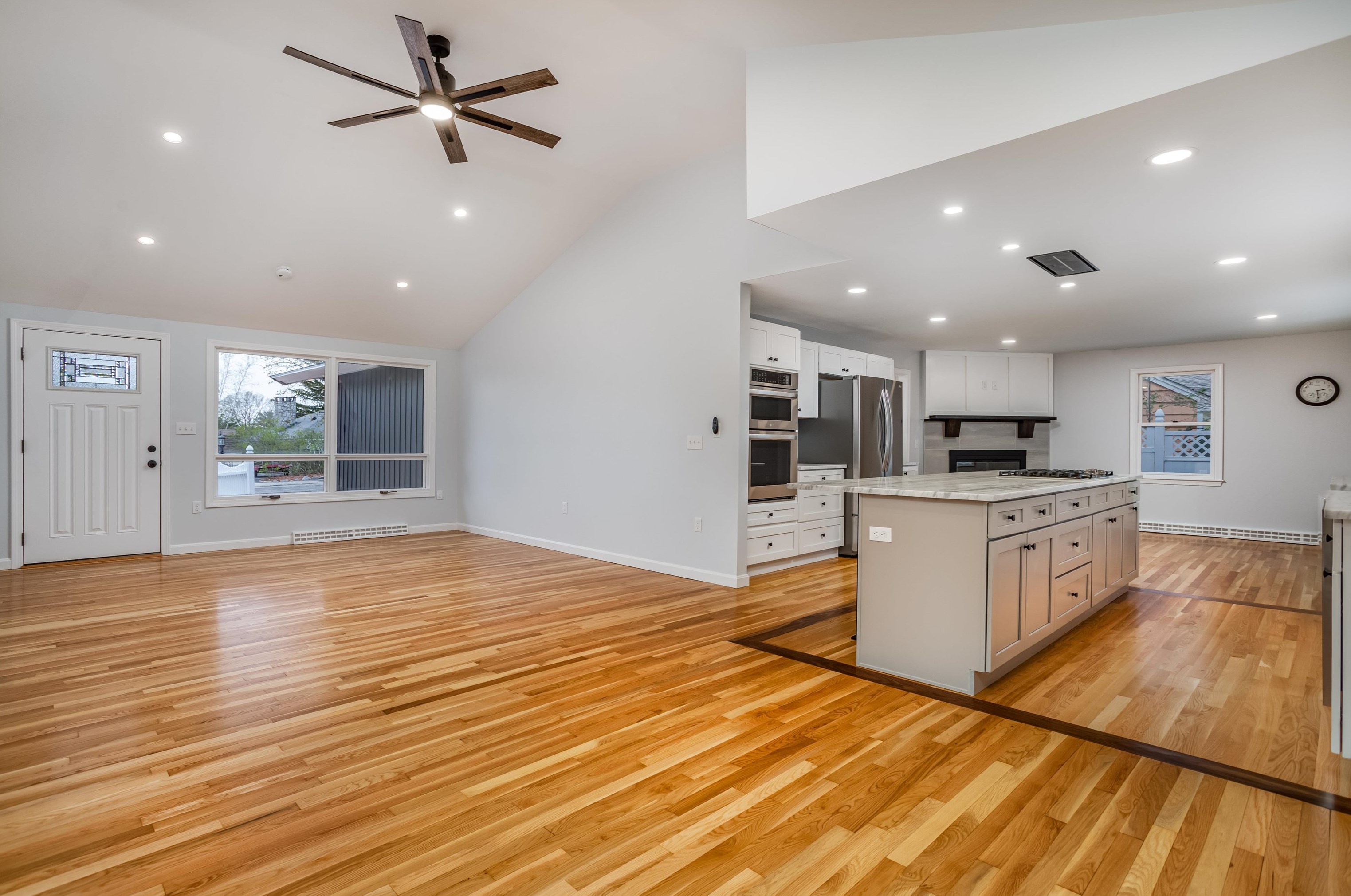 195 High Ridge Rd, Manchester NH  03104-3930 exterior