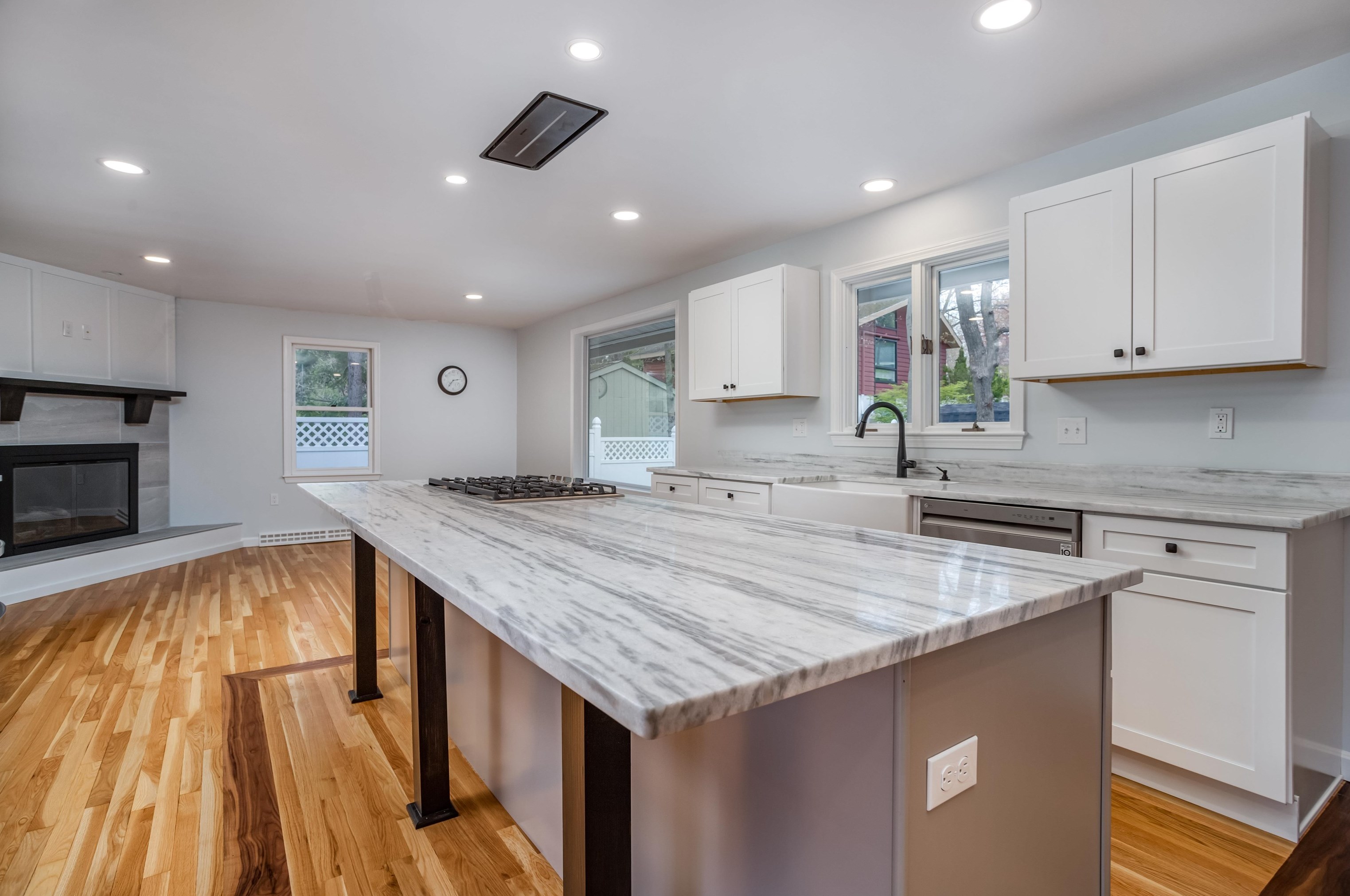 195 High Ridge Rd, Manchester NH  03104-3930 exterior