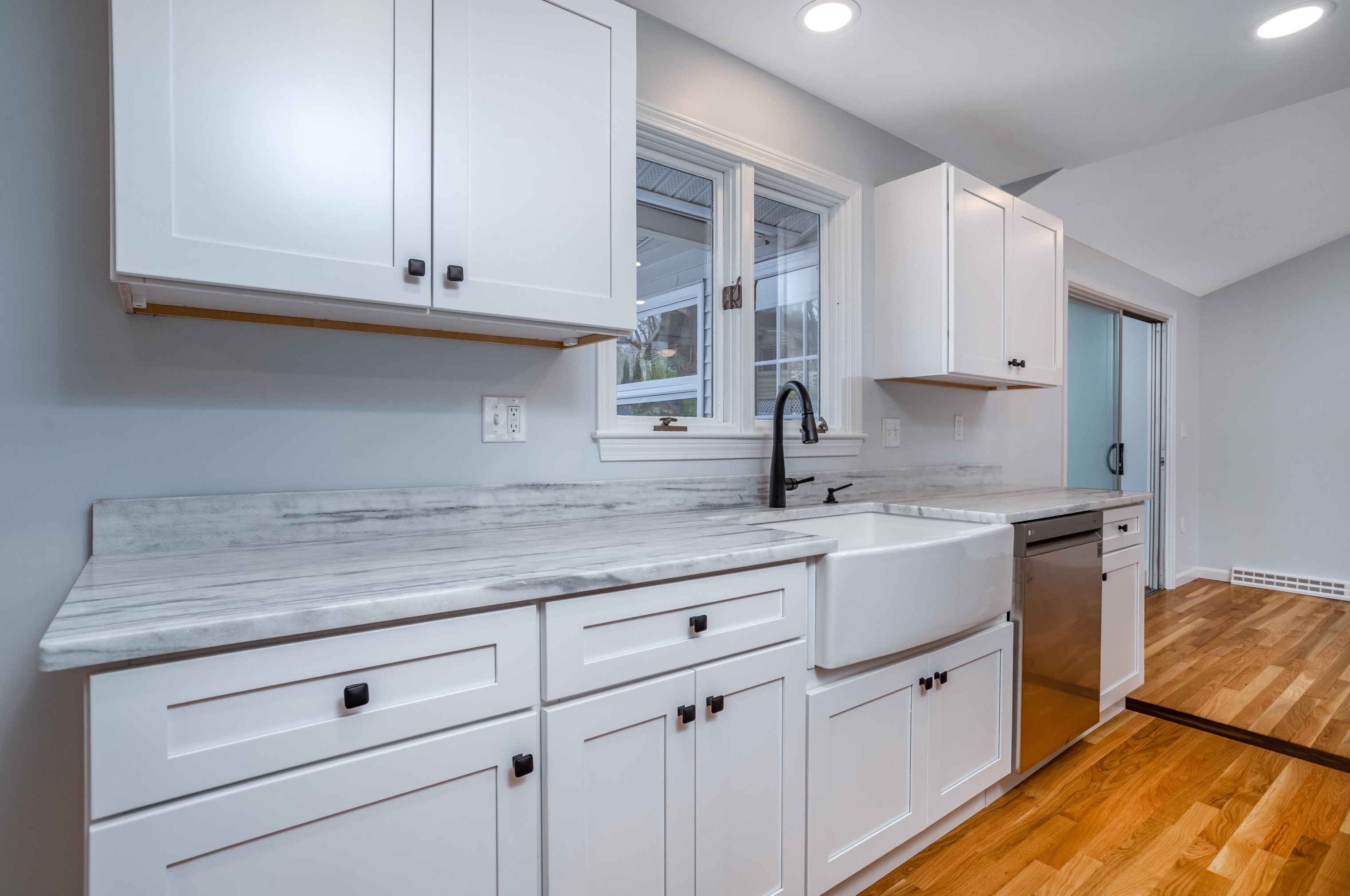 195 High Ridge Rd, Manchester NH  03104-3930 exterior