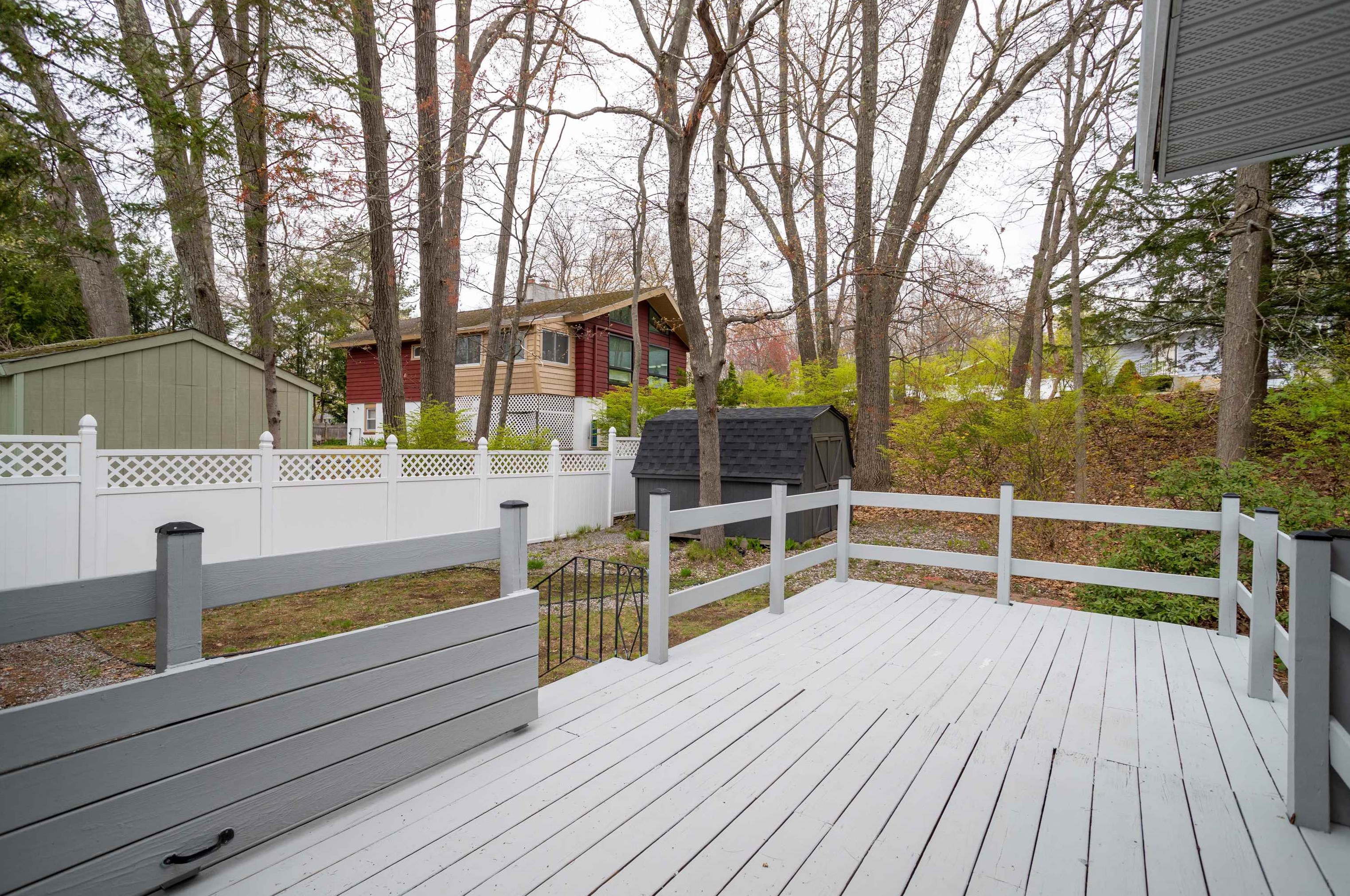 195 High Ridge Rd, Manchester NH  03104-3930 exterior