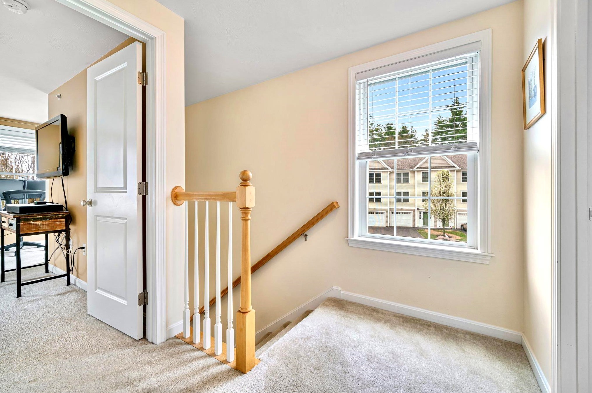 27 Hartshorn Way, Manchester NH 03109-5241 exterior