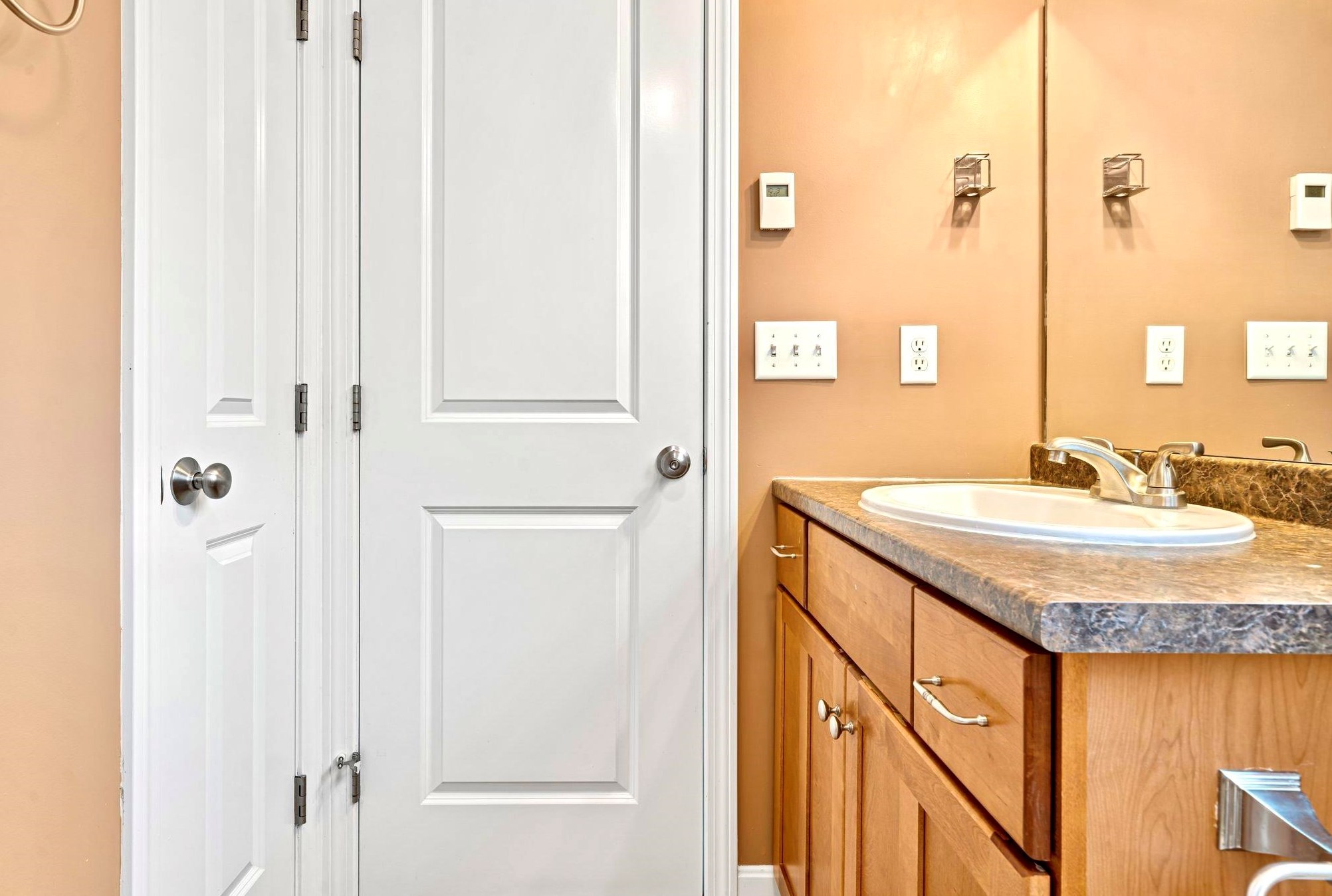 27 Hartshorn Way, Manchester NH 03109-5241 exterior