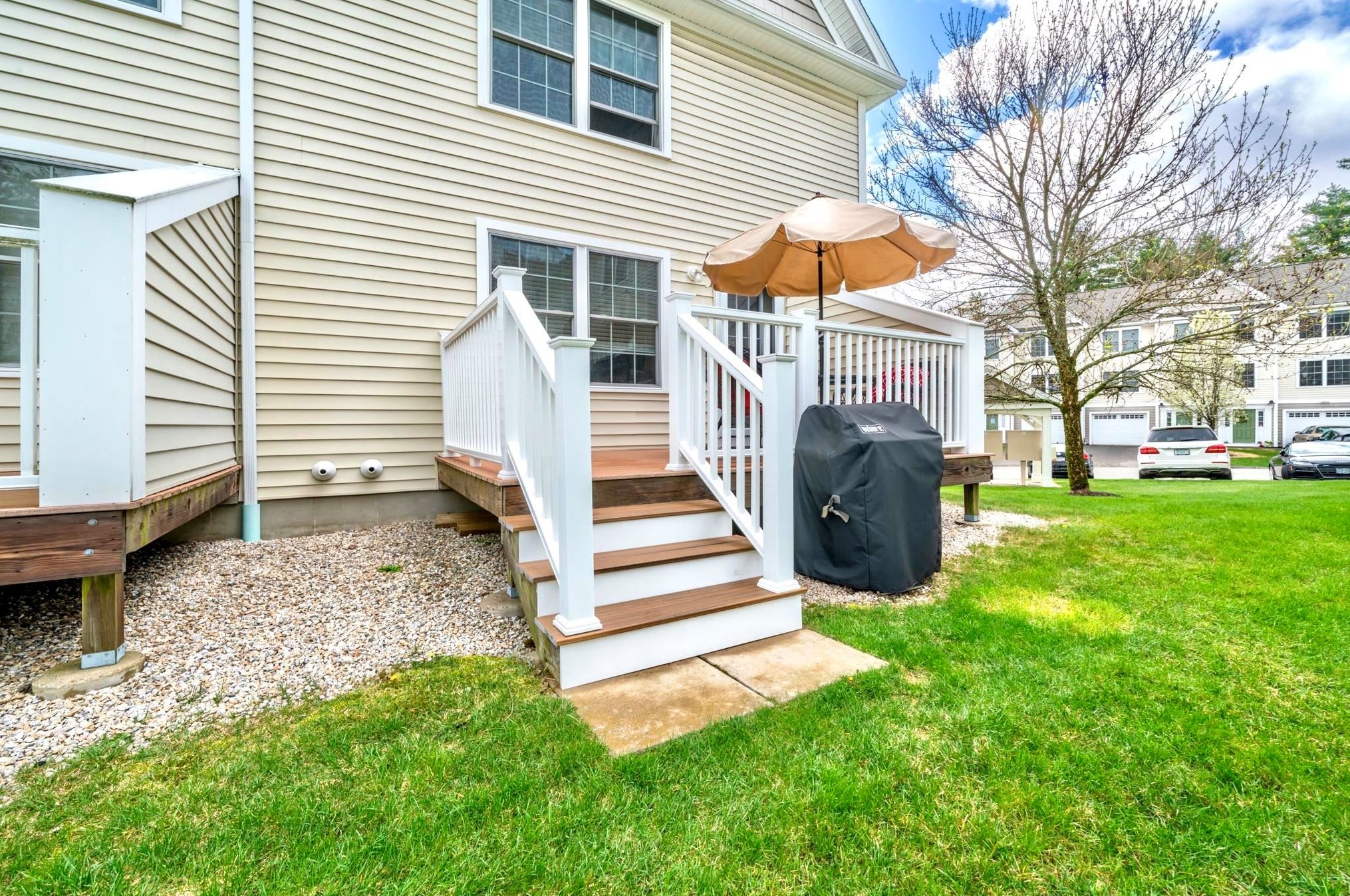 27 Hartshorn Way, Manchester NH 03109-5241 exterior