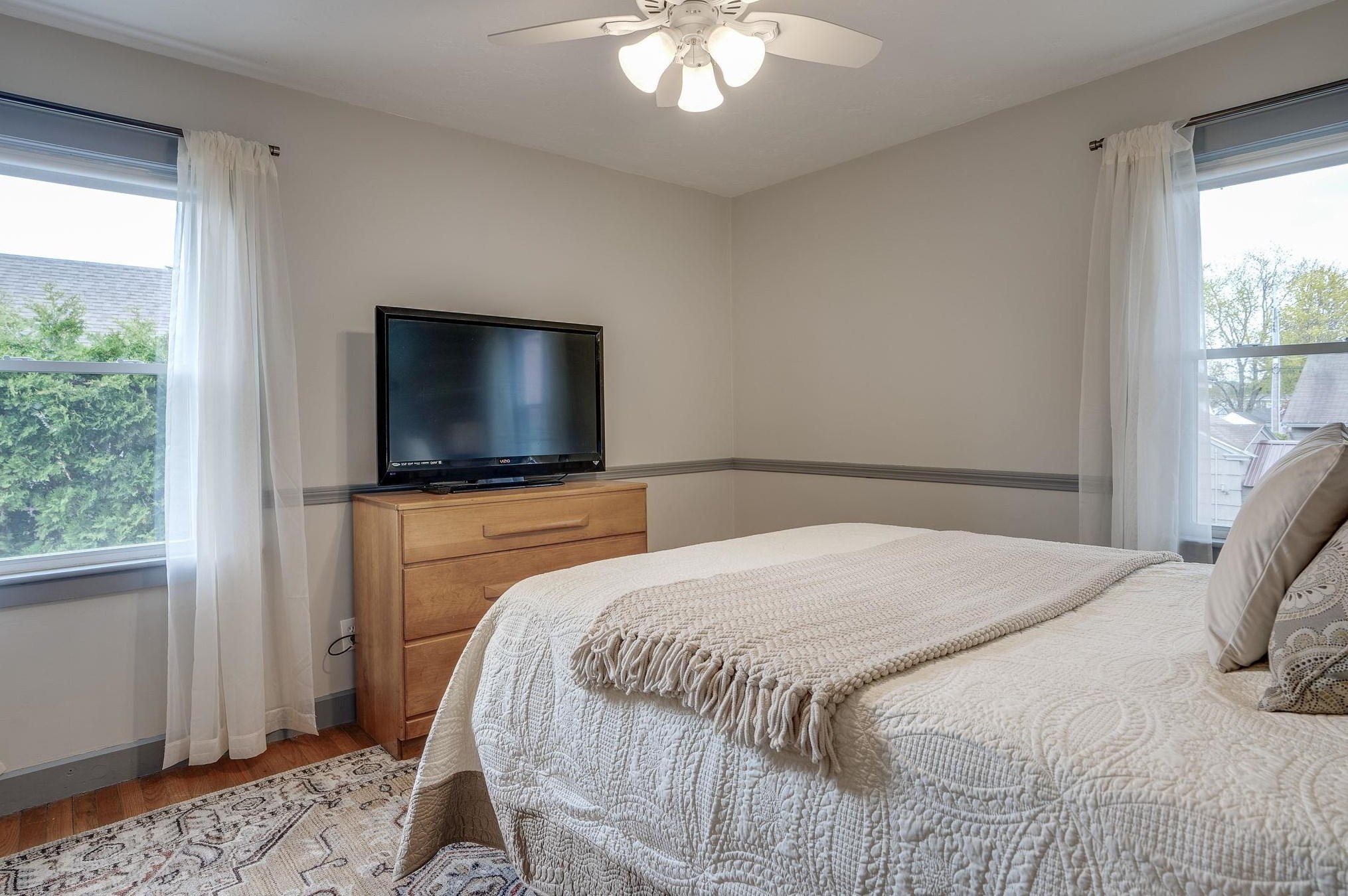 252 Lake St, Nashua NH  03060-4133 exterior