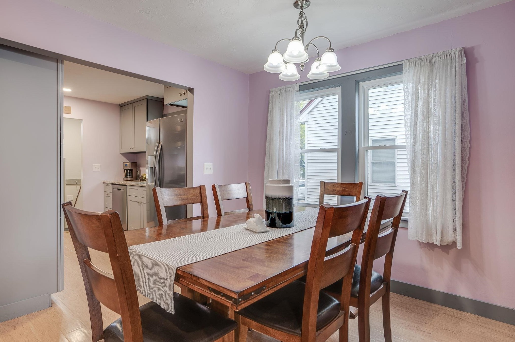 252 Lake St, Nashua NH  03060-4133 exterior