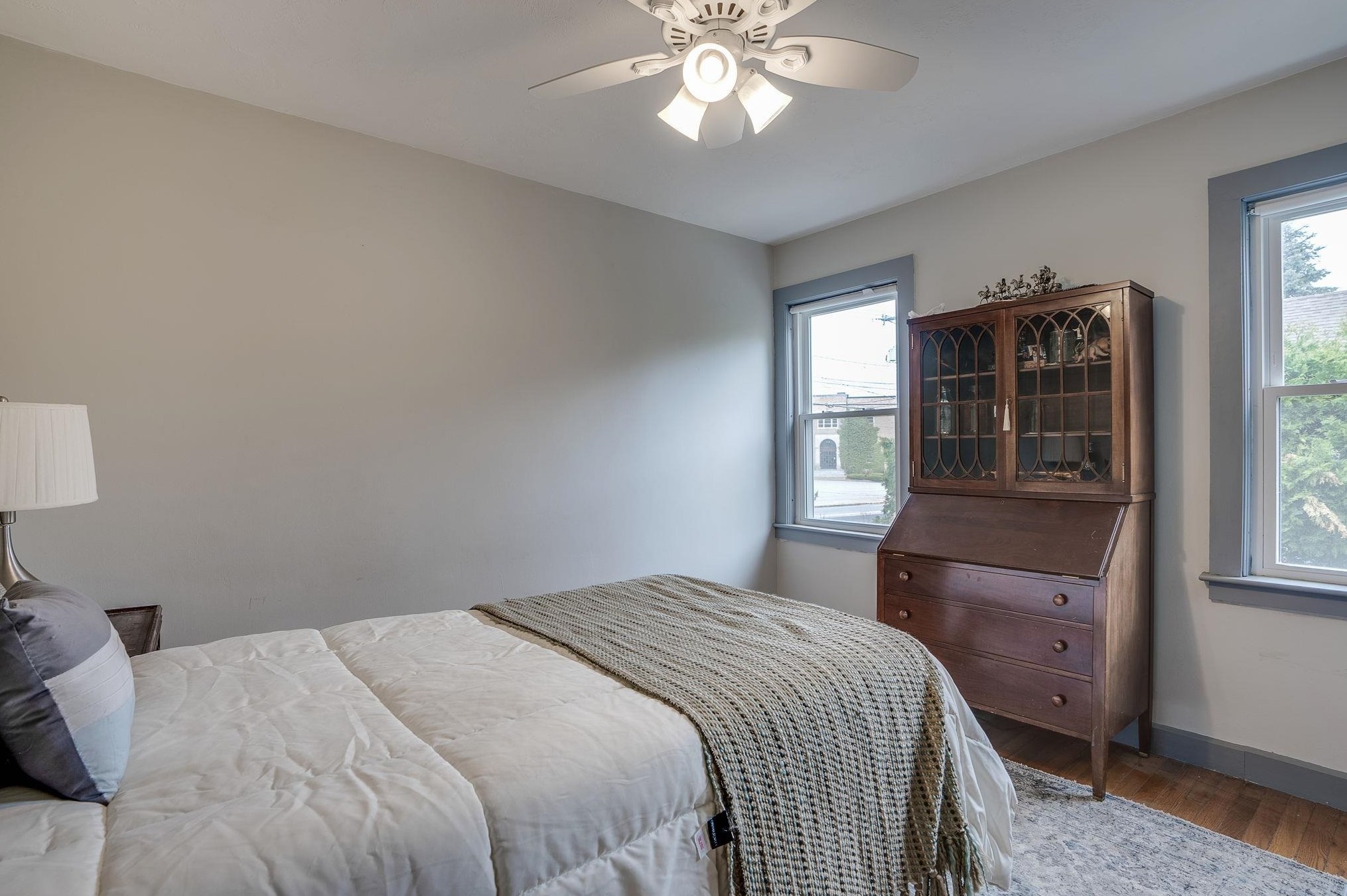 252 Lake St, Nashua NH  03060-4133 exterior