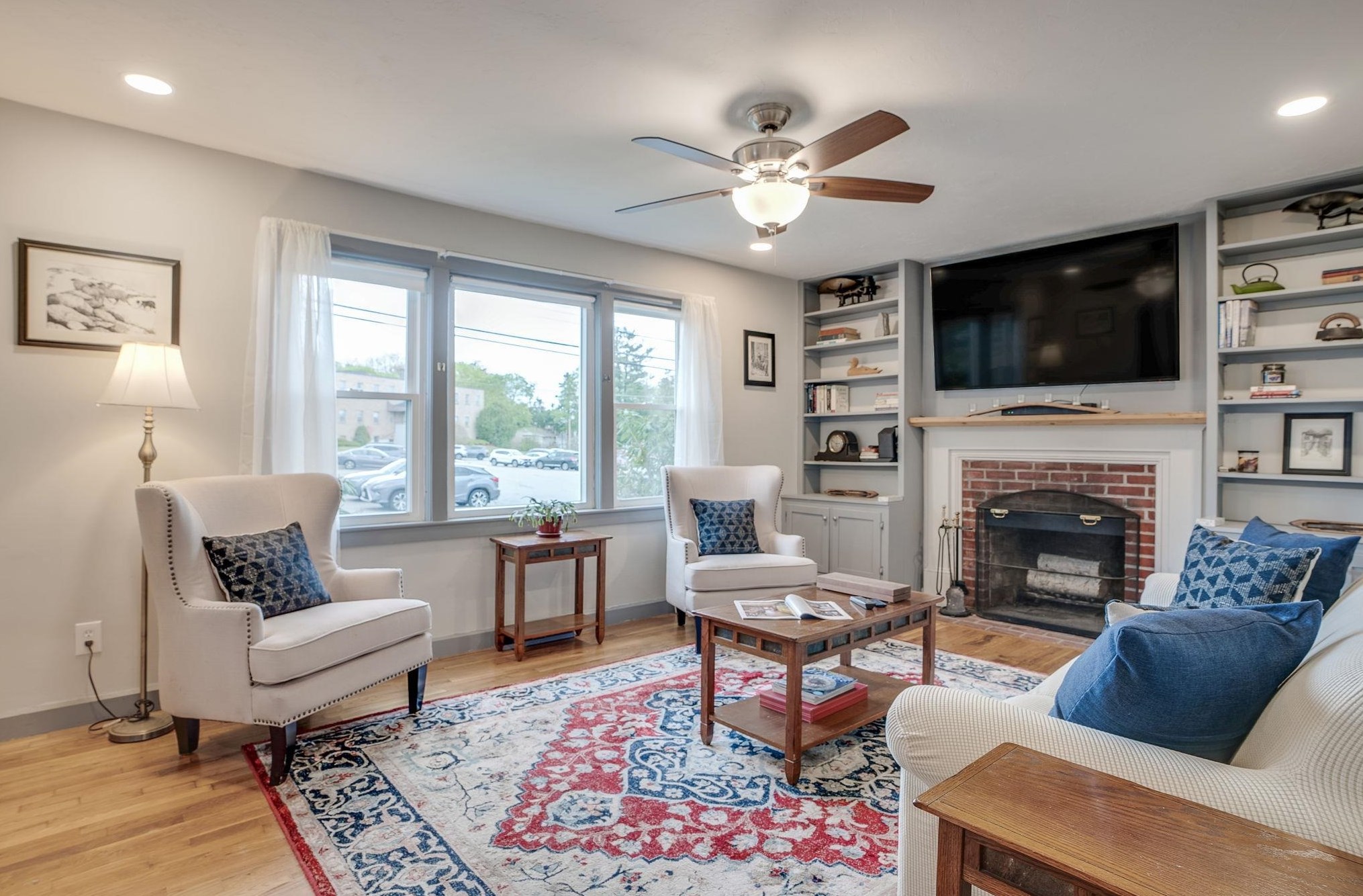 252 Lake St, Nashua NH  03060-4133 exterior