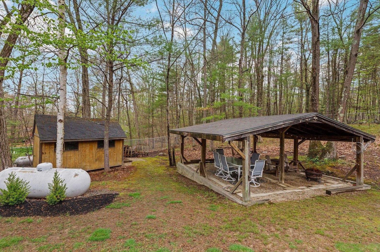 57 Kienia Rd, Hudson NH  03051-3146 exterior