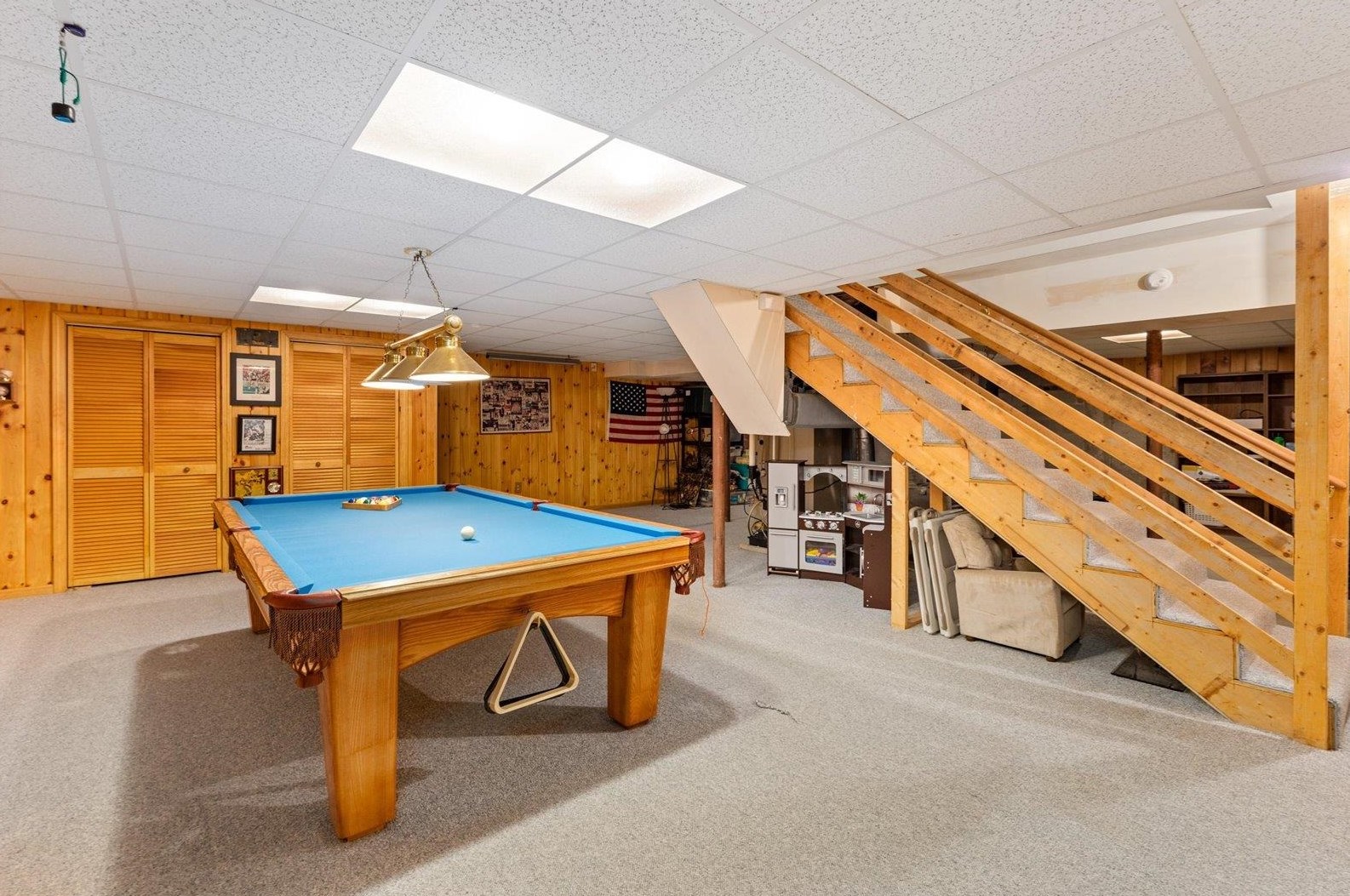 57 Kienia Rd, Hudson NH  03051-3146 exterior