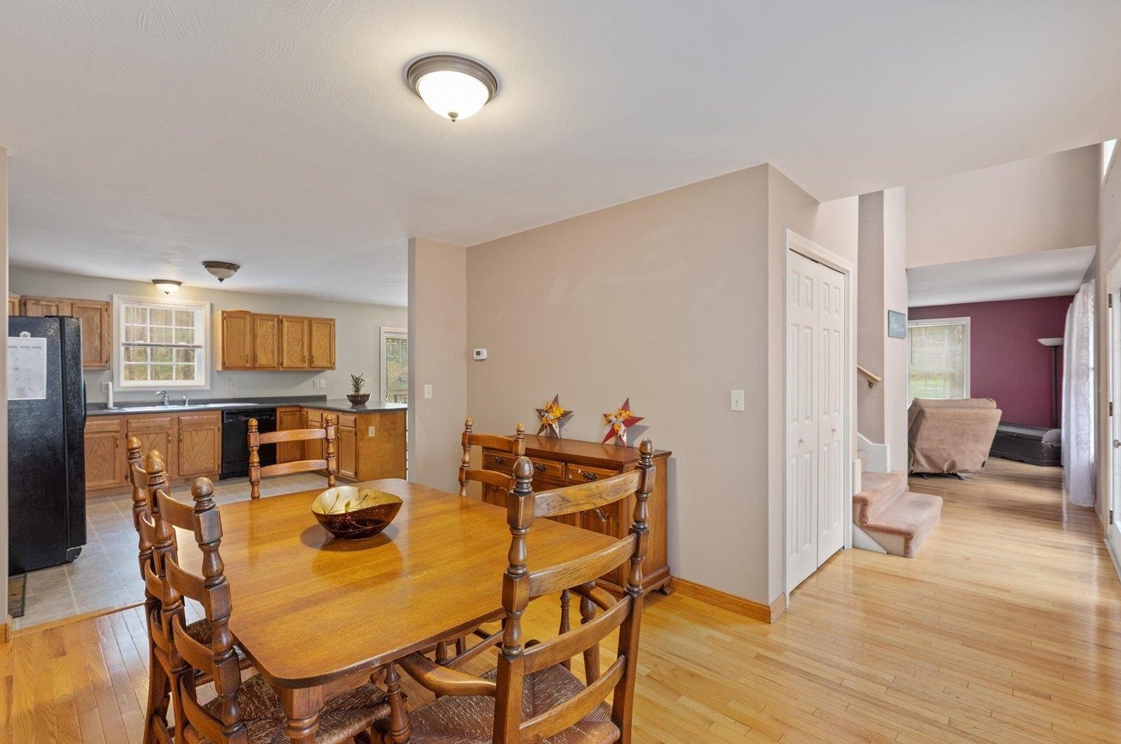 57 Kienia Rd, Hudson NH  03051-3146 exterior