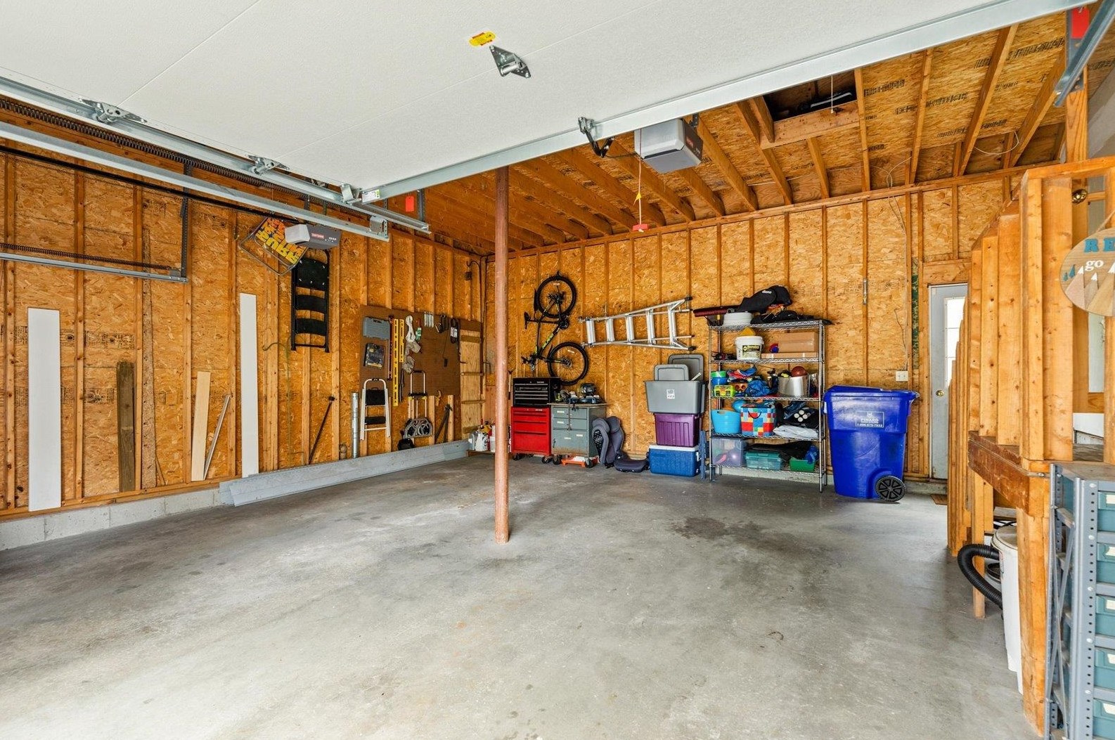 57 Kienia Rd, Hudson NH  03051-3146 exterior