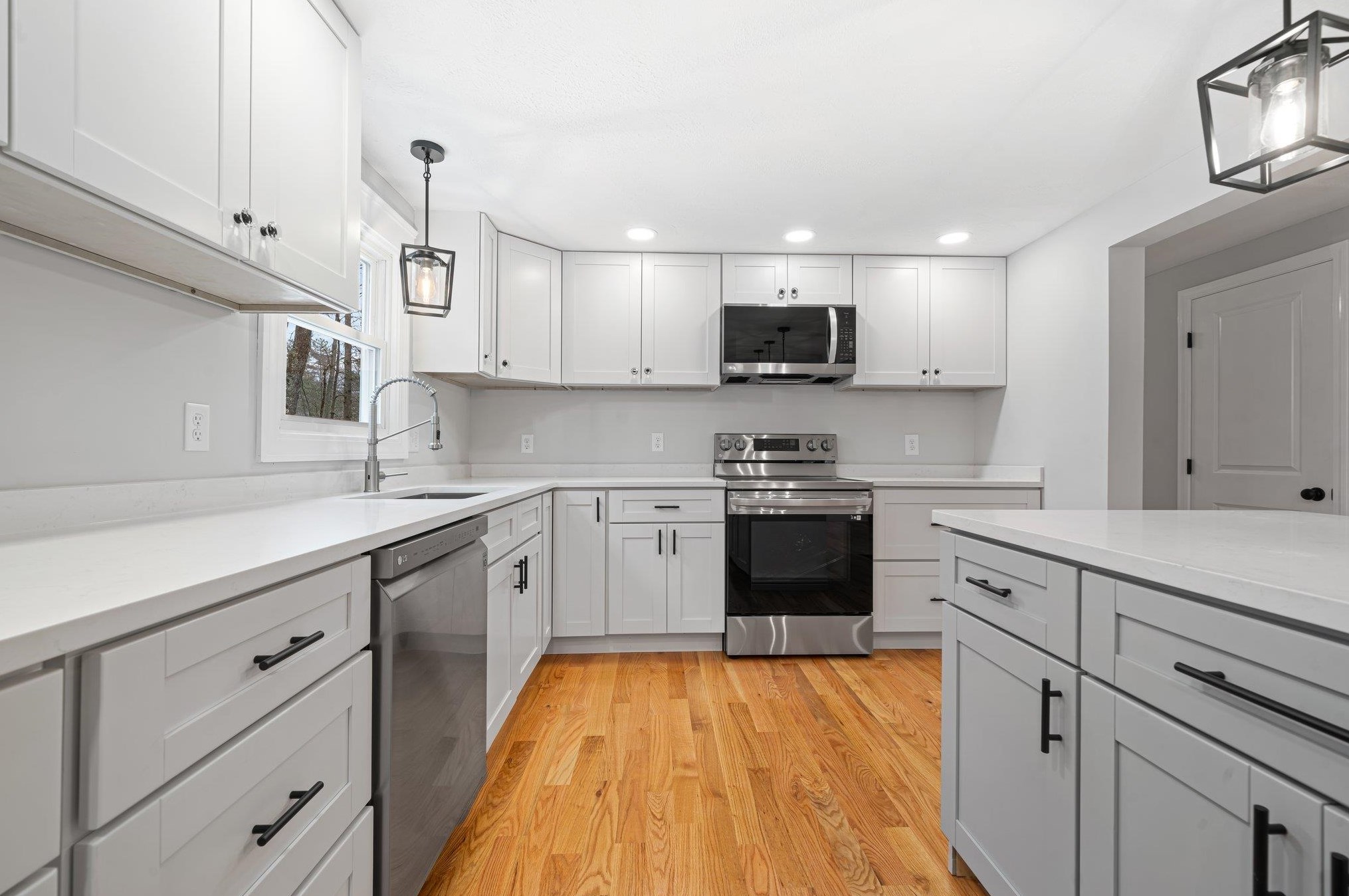 110 Londonderry Rd, Windham NH  03087-1118 exterior