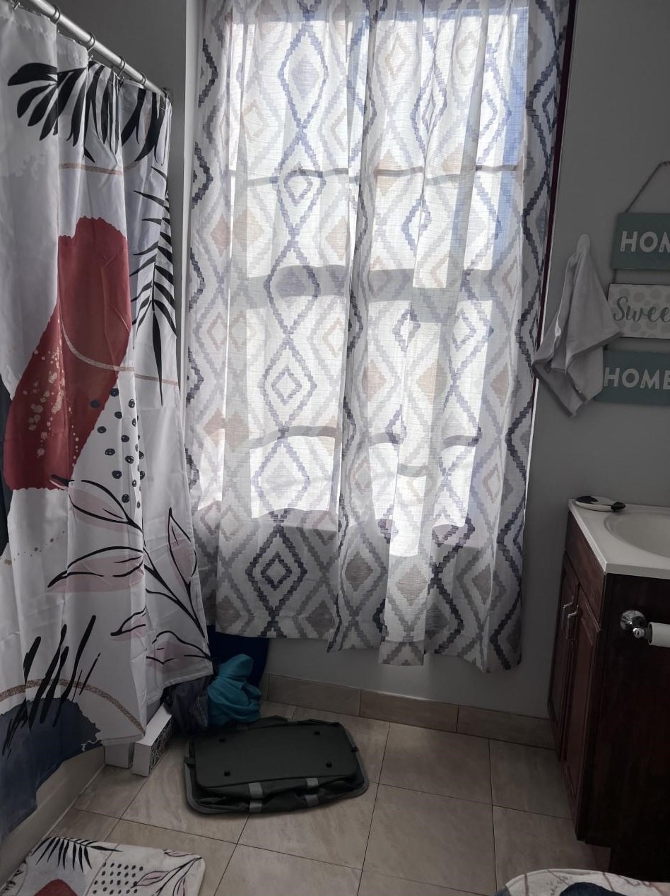 470 Silver St, Manchester NH  03103-5000 exterior