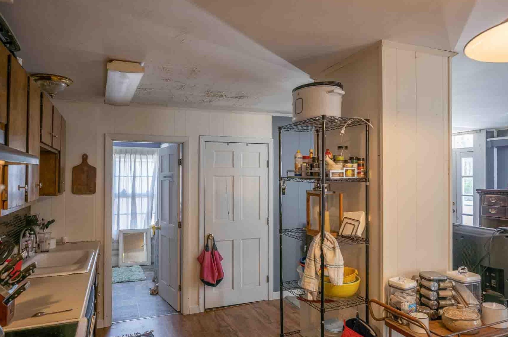 2024 Candia Rd, Manchester NH 03109-5701 exterior