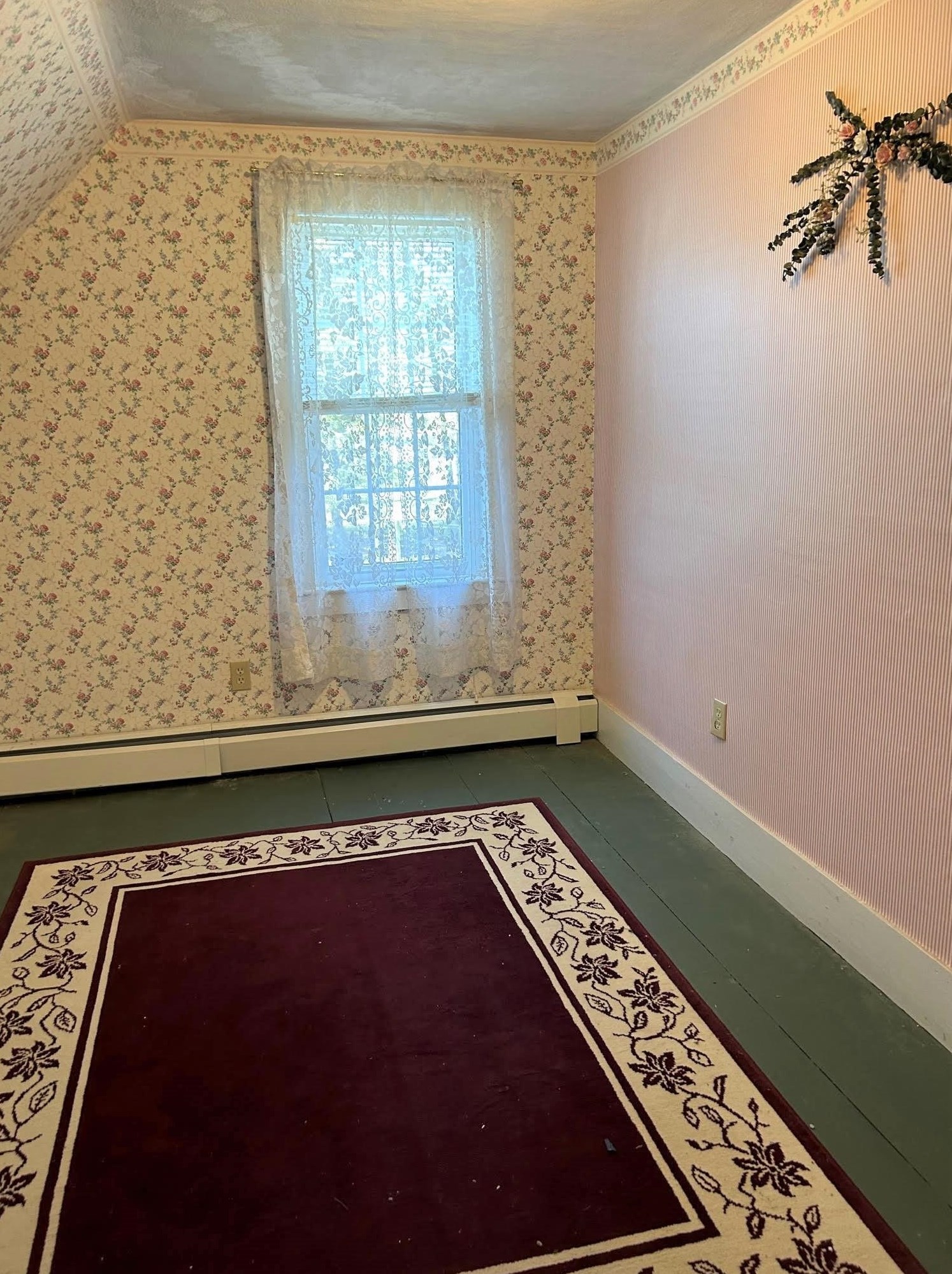 22 Cate St, Epping NH  03042-2402 exterior