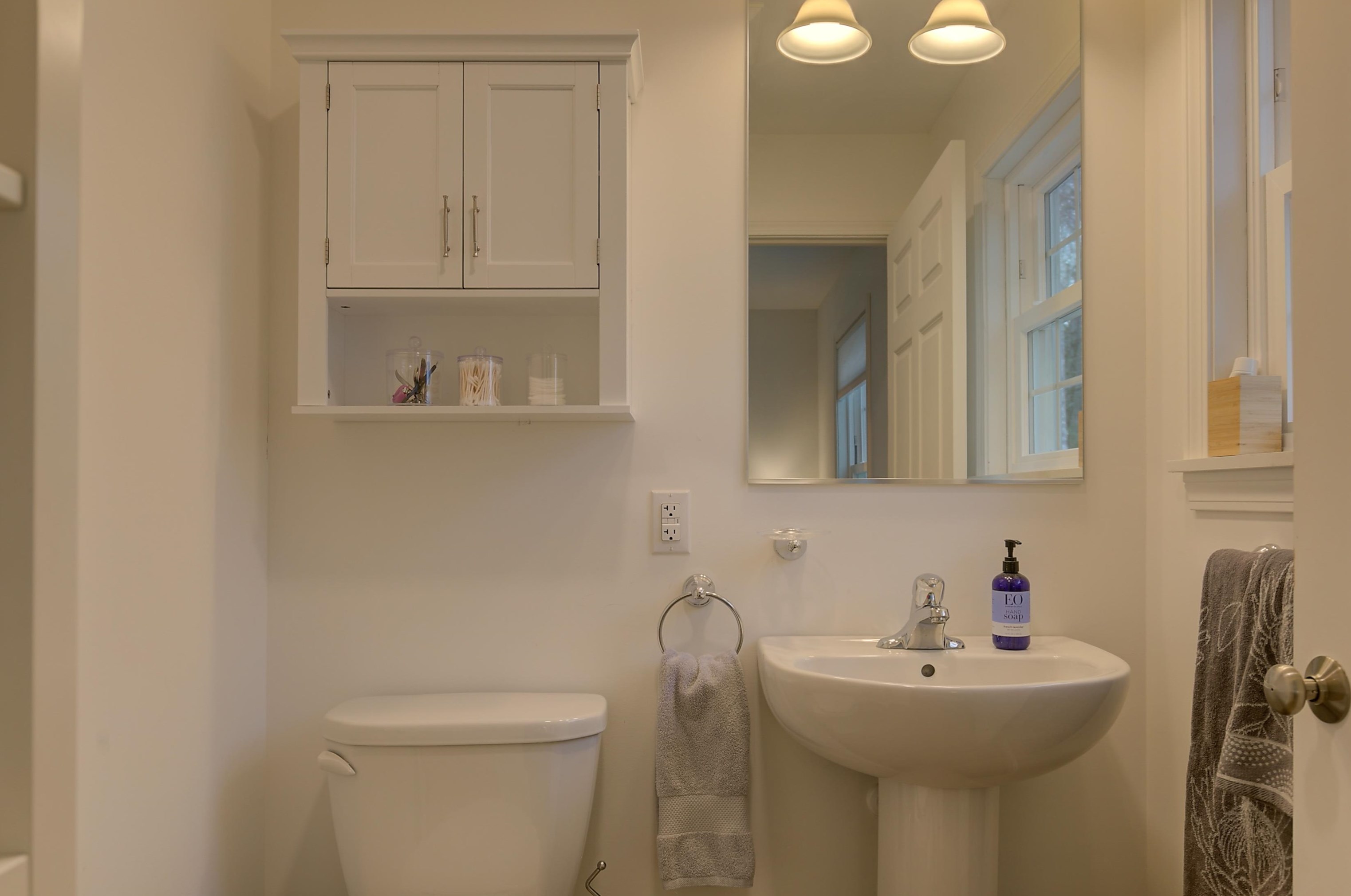 579 Beach Pond Rd, Tuftonboro NH  03894-4861 exterior