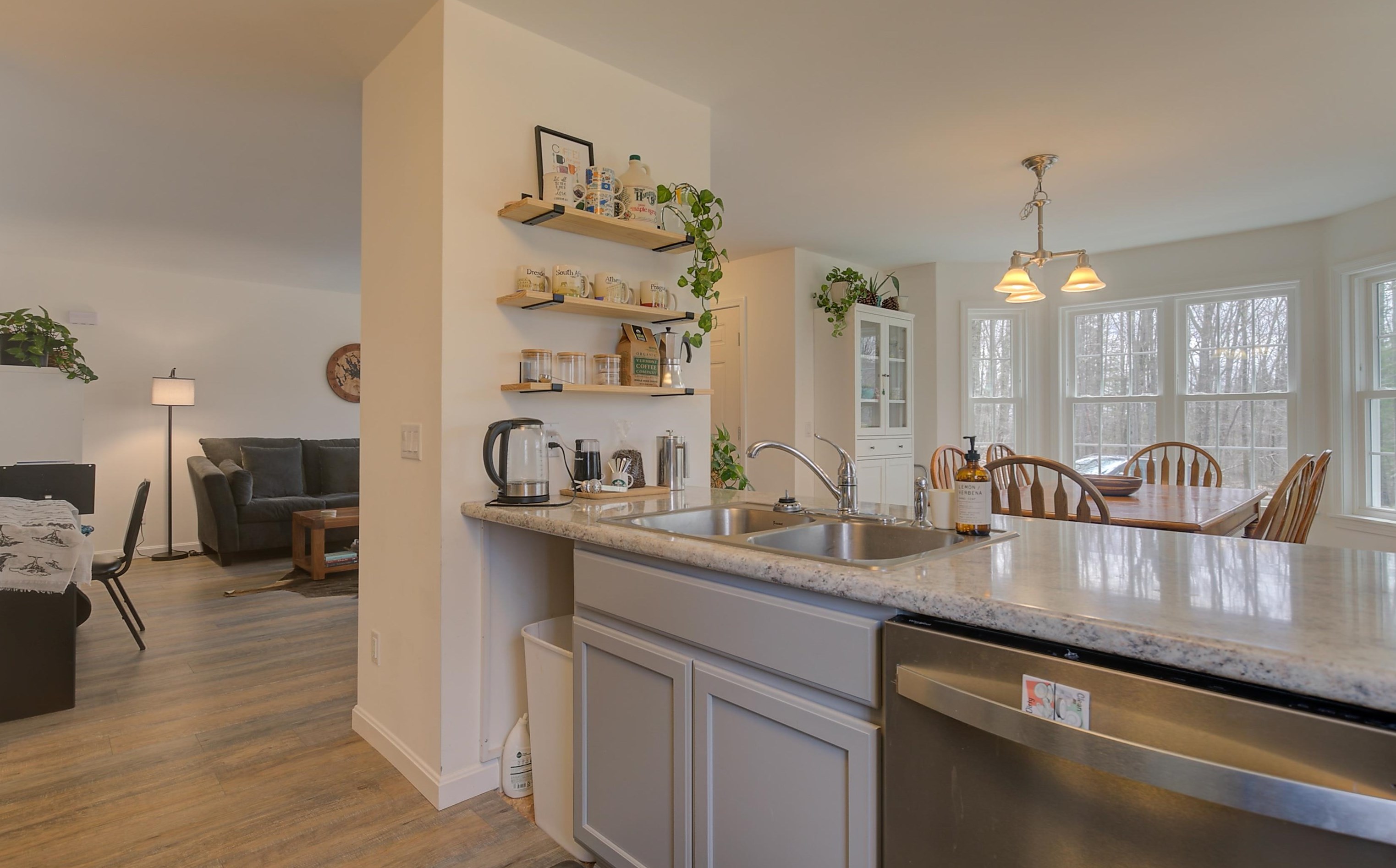 579 Beach Pond Rd, Tuftonboro NH  03894-4861 exterior