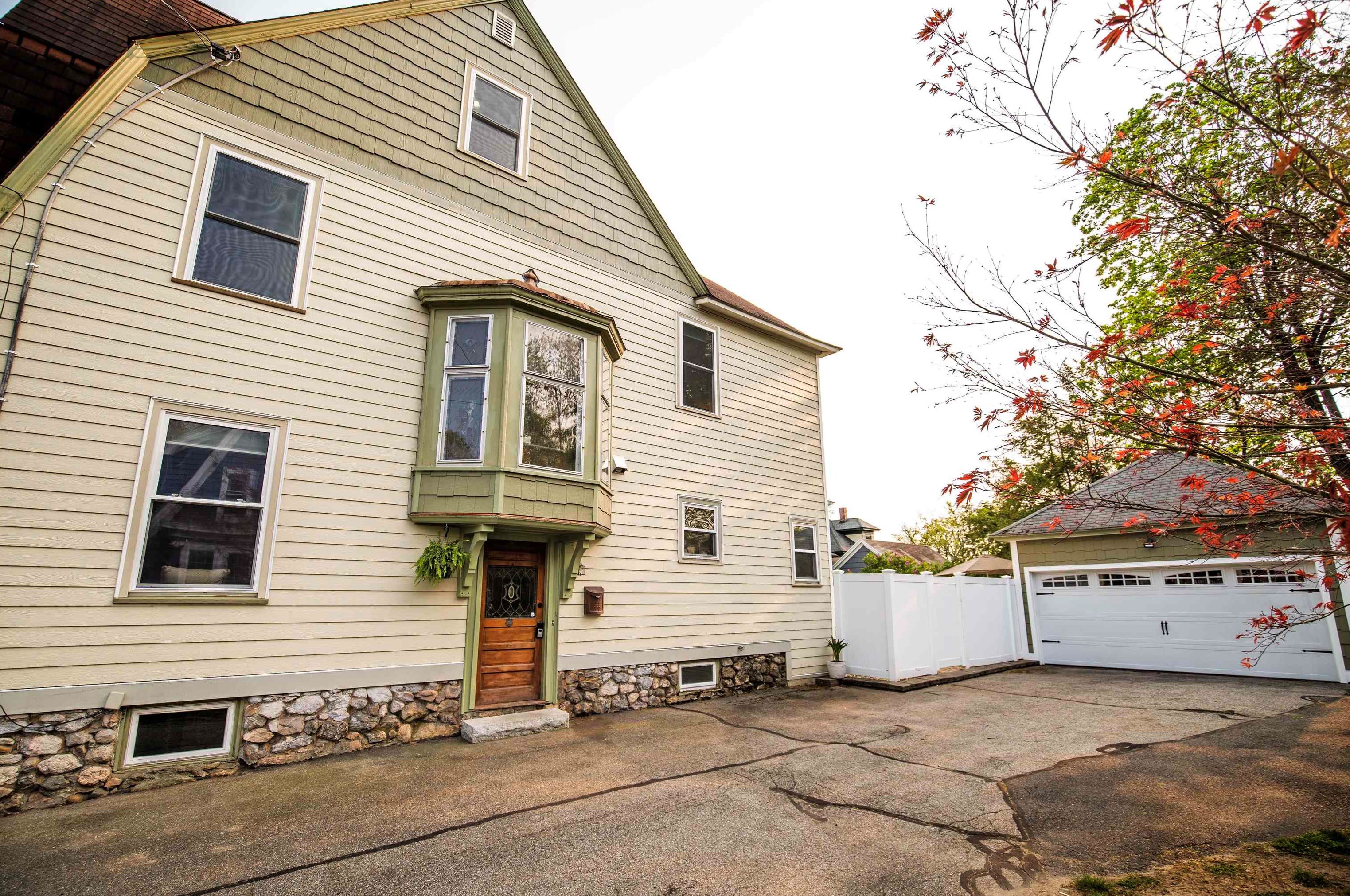 944 Chestnut St, Manchester NH  03104-2314 exterior