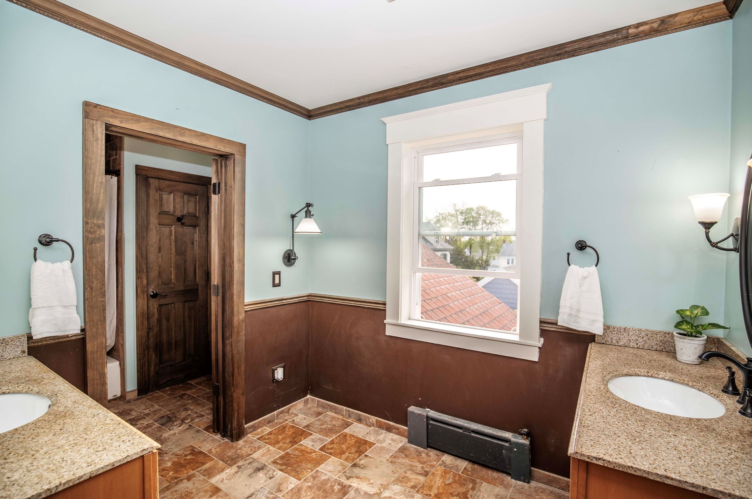 944 Chestnut St, Manchester NH  03104-2314 exterior