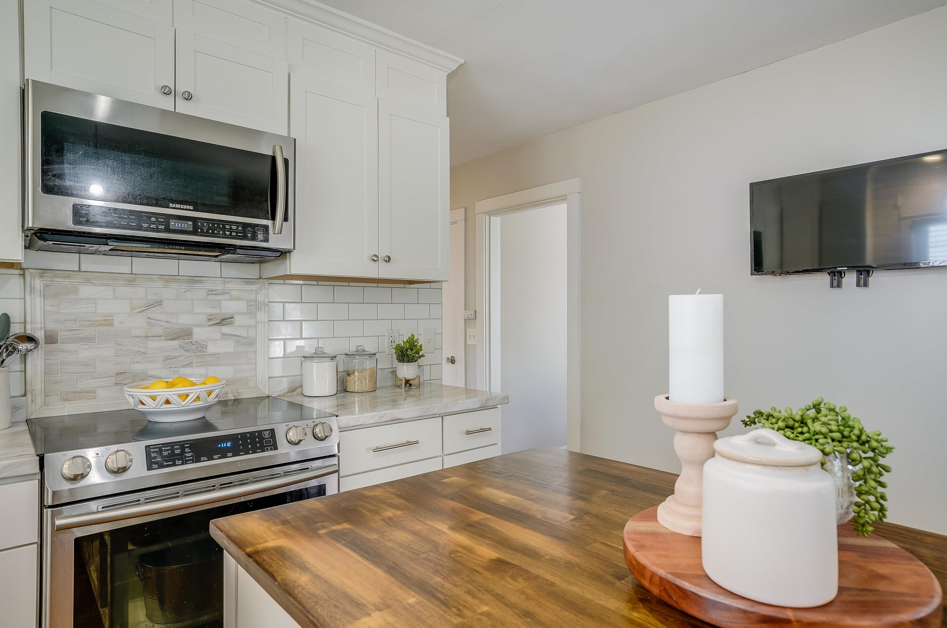 42 Lund St, Nashua NH  03060-4440 exterior
