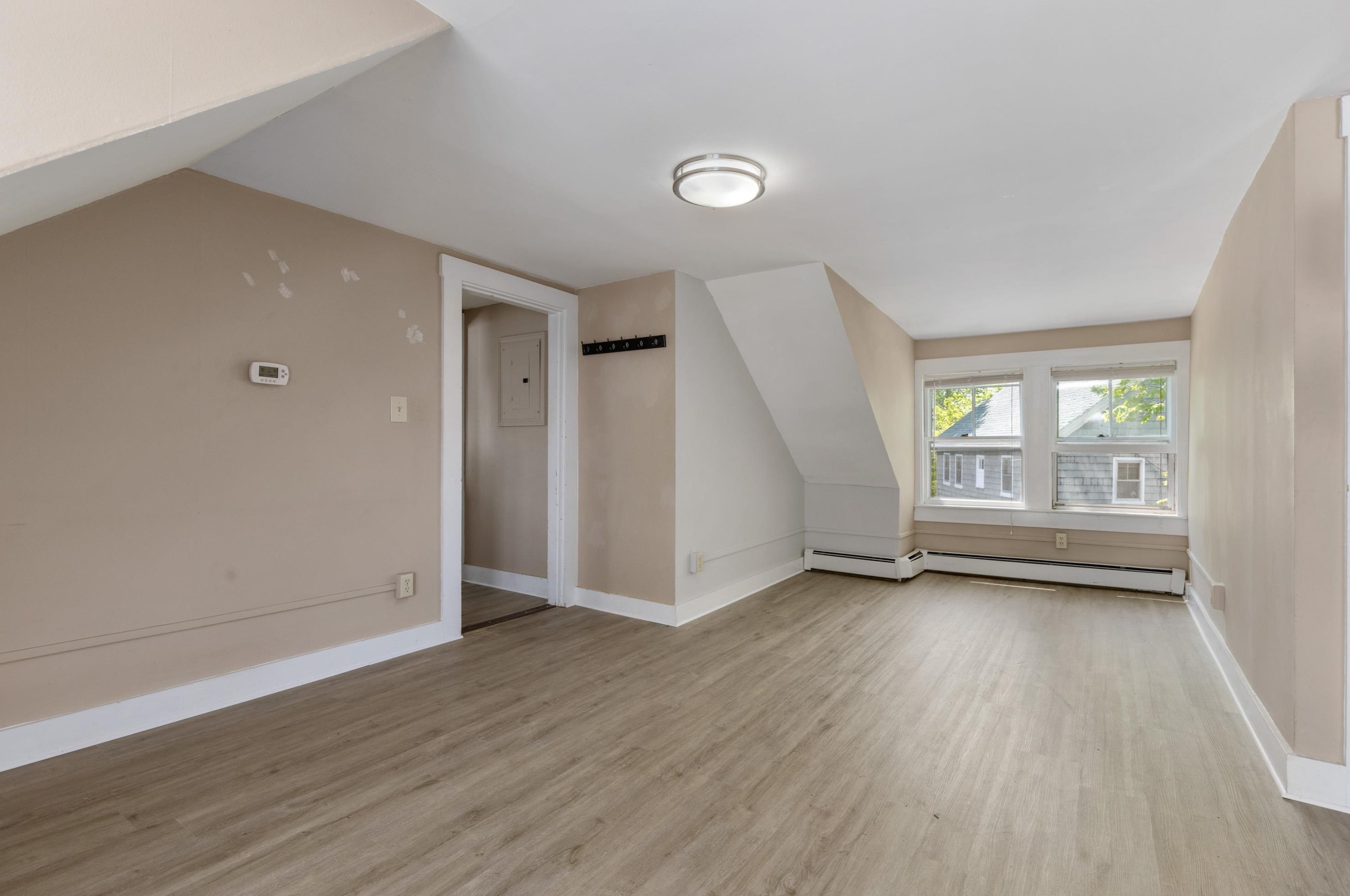 29 Central St, Newmarket NH 03857-1604 exterior