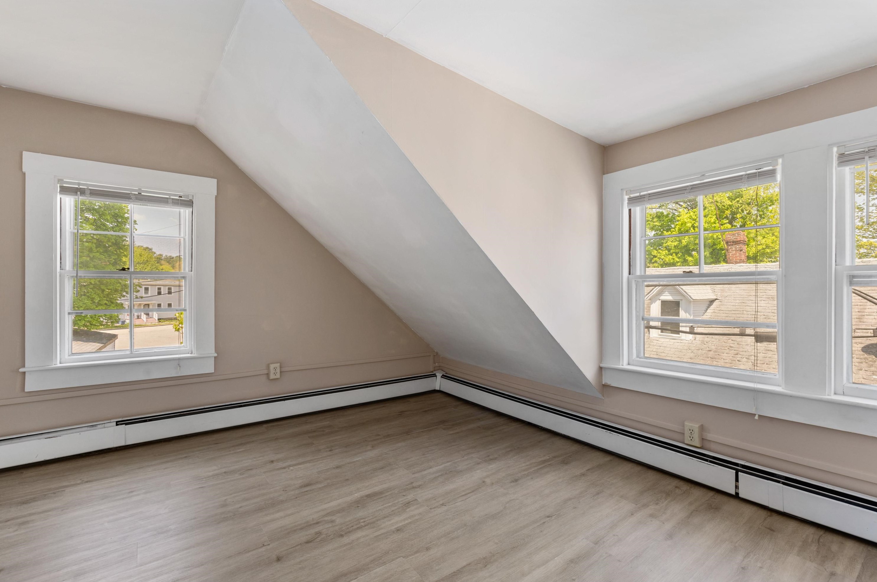 29 Central St, Newmarket NH 03857-1604 exterior