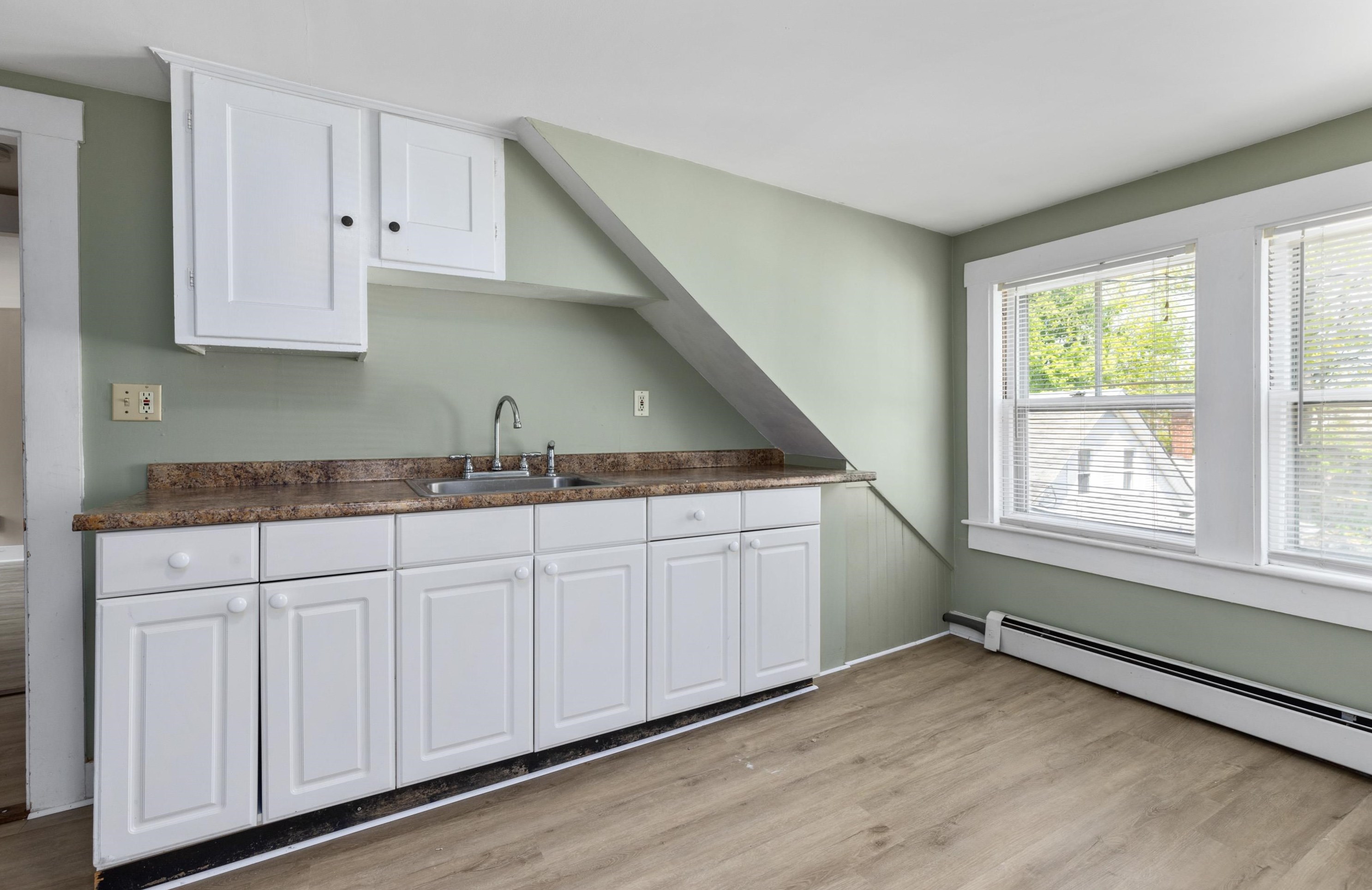 29 Central St, Newmarket NH 03857-1604 exterior