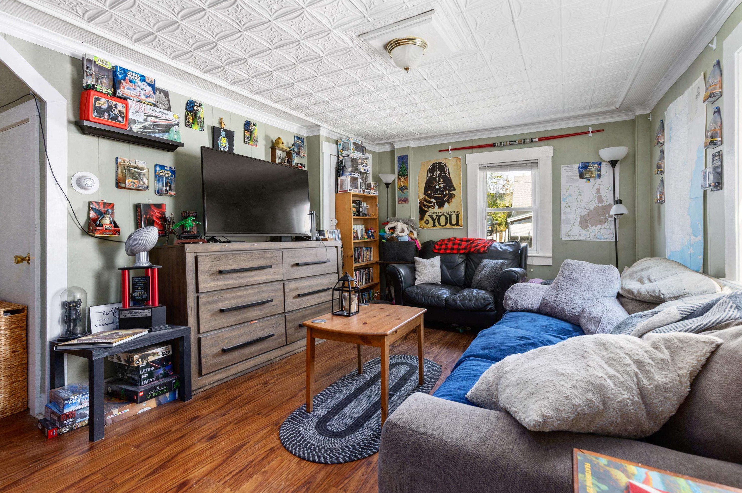 29 Central St, Newmarket NH 03857-1604 exterior