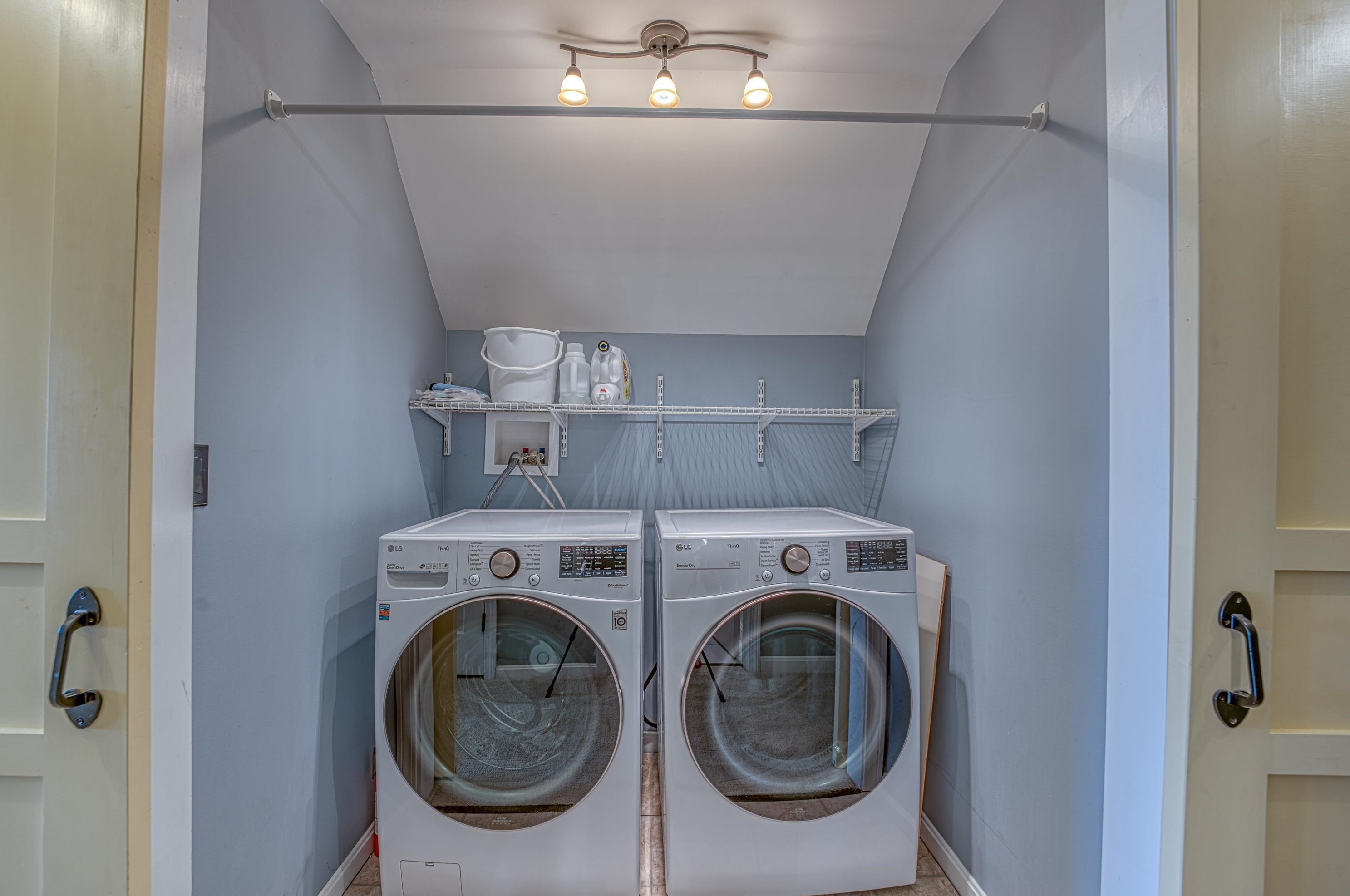 81 Chaddarin Ln, Bridgewater NH  03264-4401 exterior