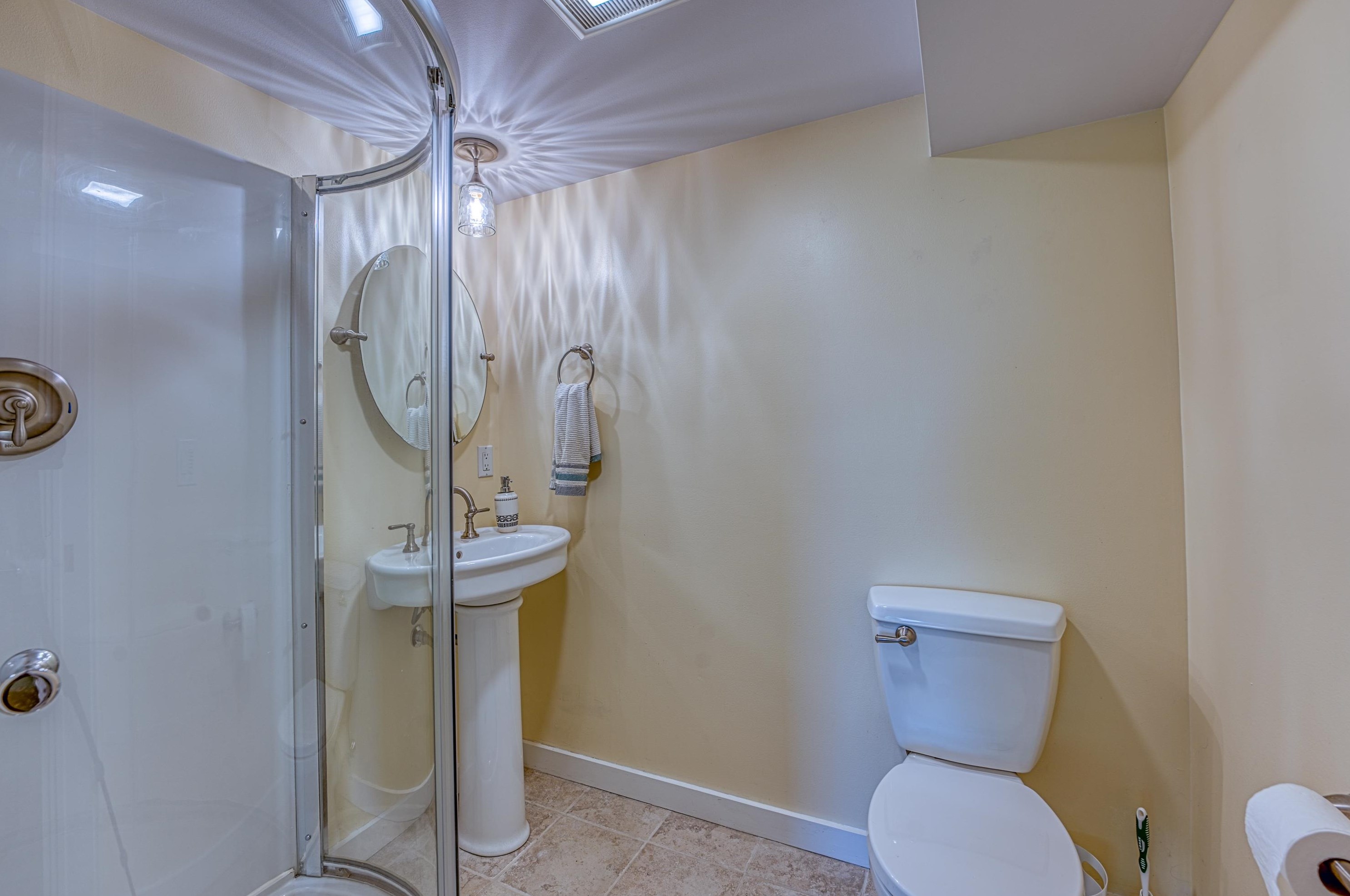 81 Chaddarin Ln, Bridgewater NH  03264-4401 exterior