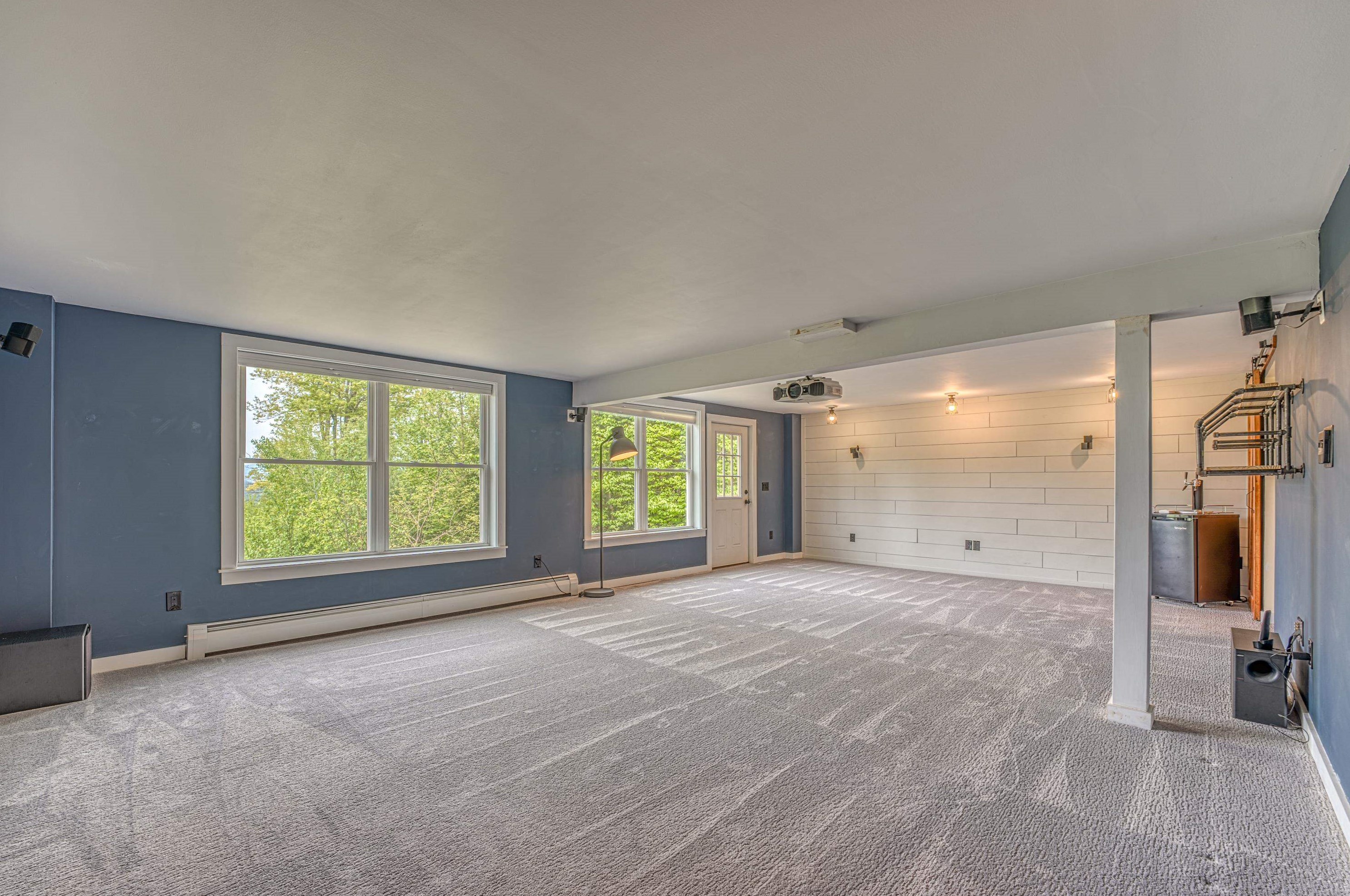 81 Chaddarin Ln, Bridgewater NH  03264-4401 exterior