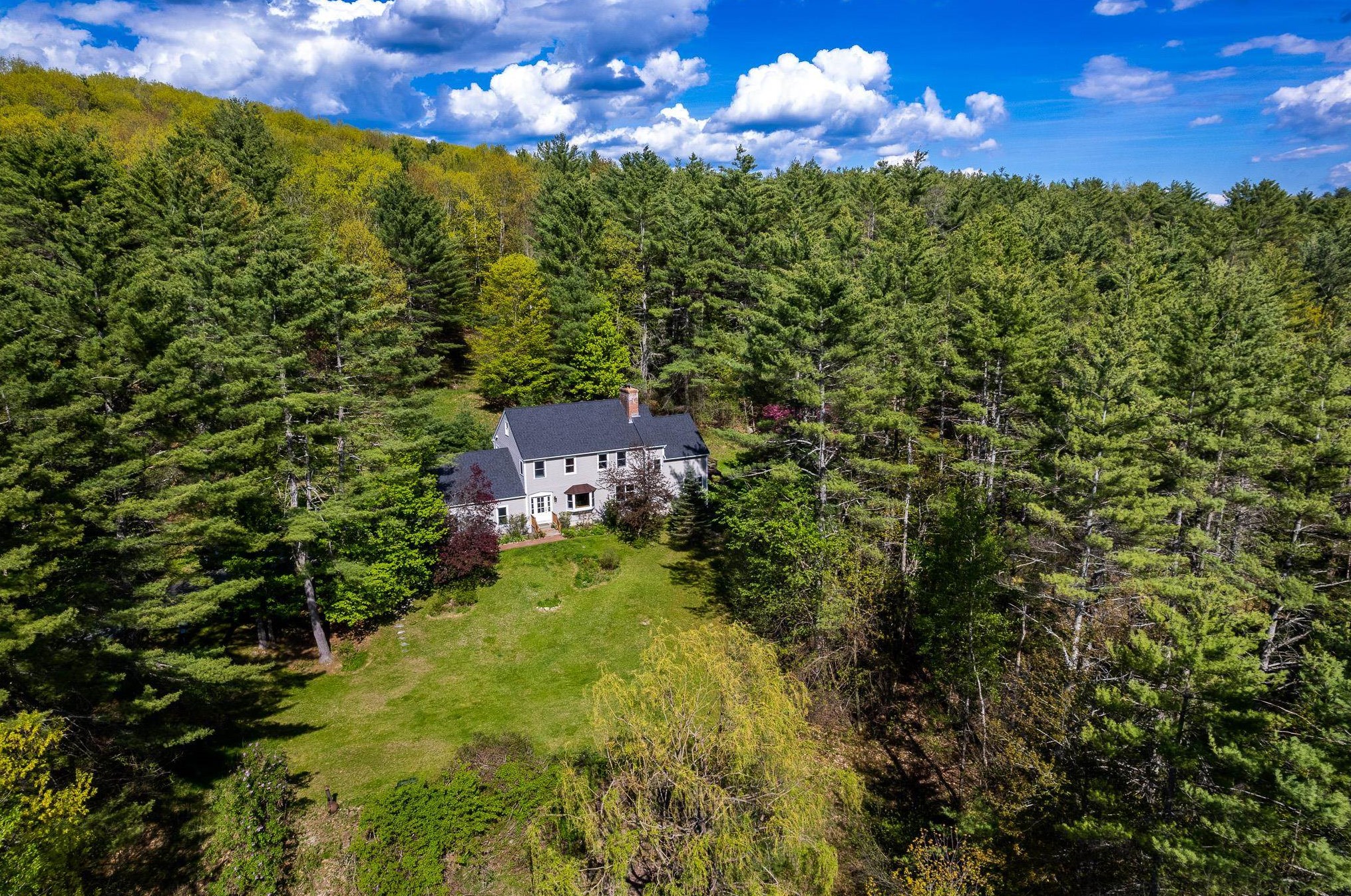 11 Hetzel Rd, Lebanon NH  03766-2313 exterior