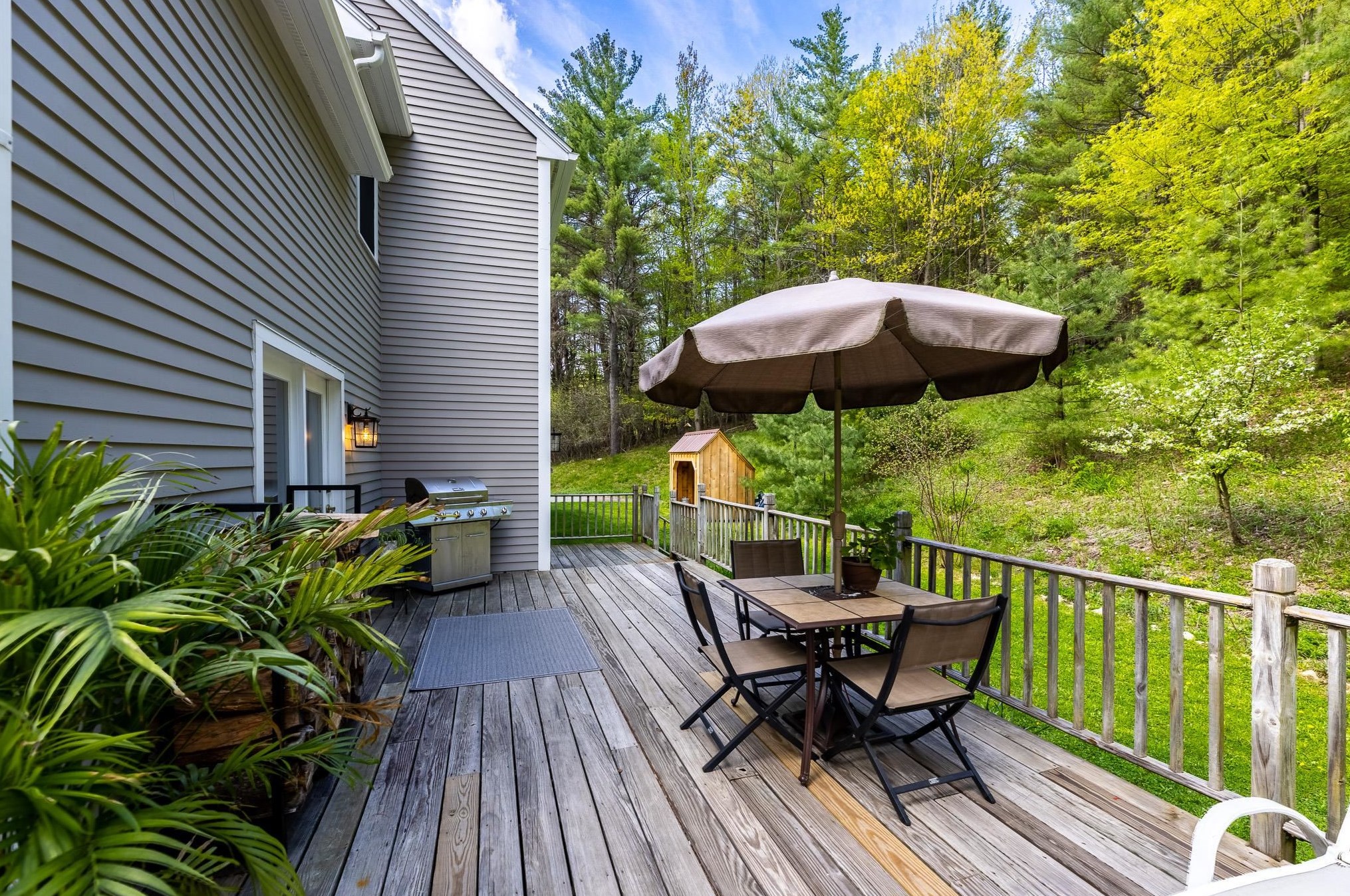 11 Hetzel Rd, Lebanon NH  03766-2313 exterior