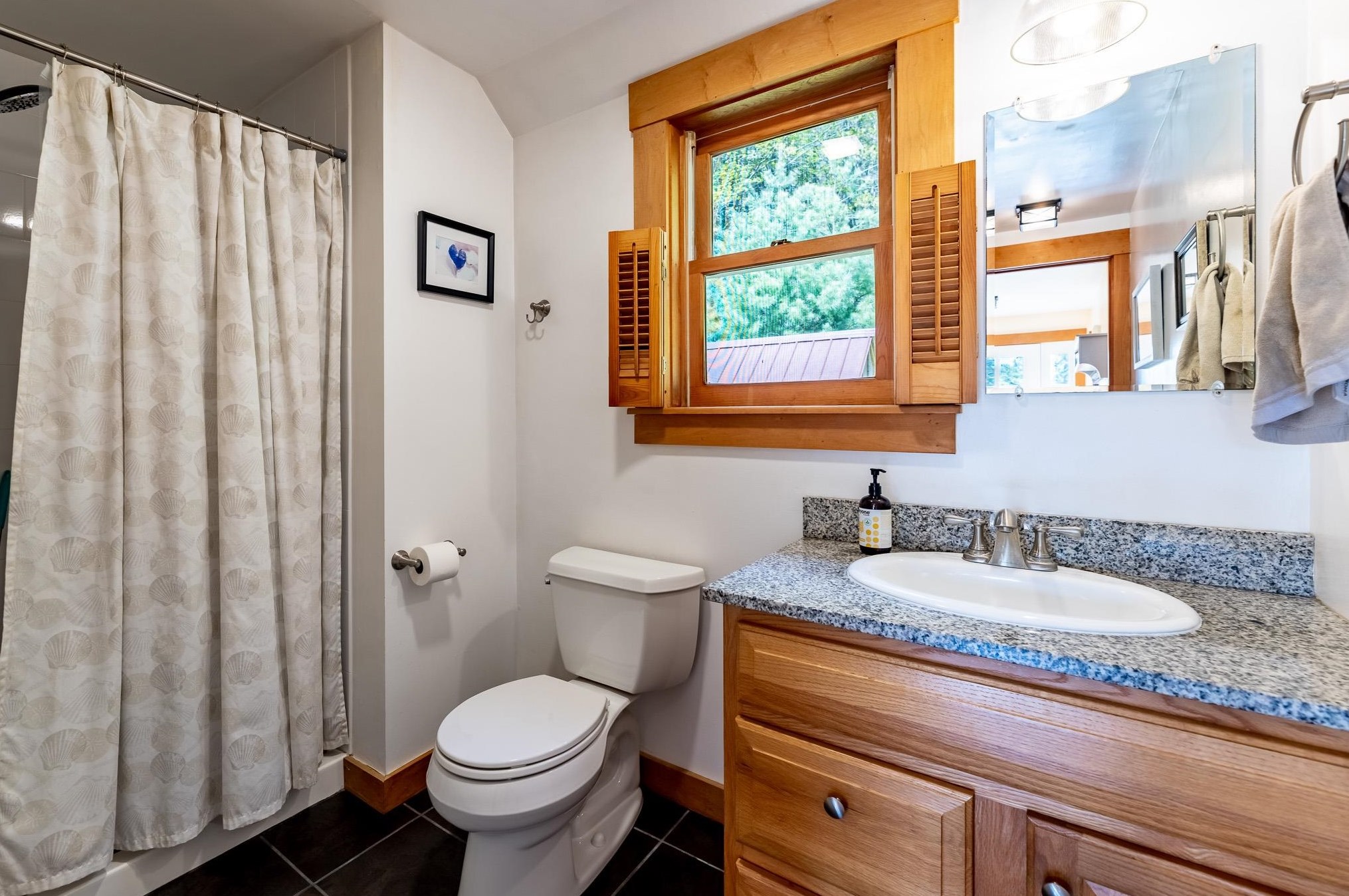 11 Hetzel Rd, Lebanon NH  03766-2313 exterior