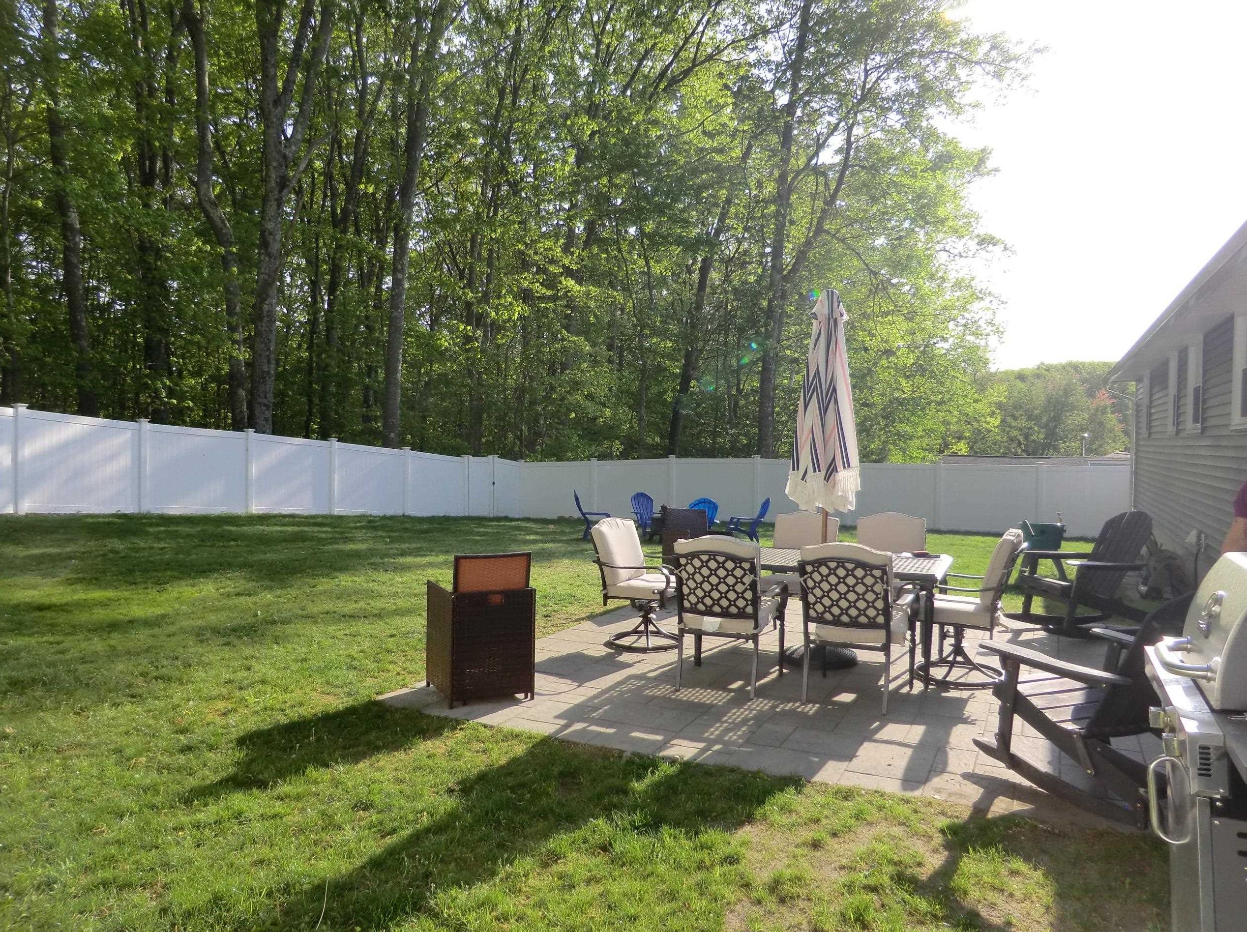 42 Country Club Ln, Merrimack NH  03054-2627 exterior