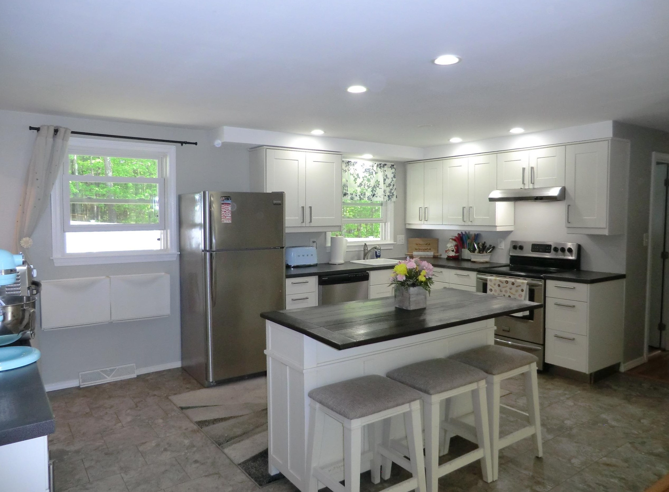 42 Country Club Ln, Merrimack NH  03054-2627 exterior