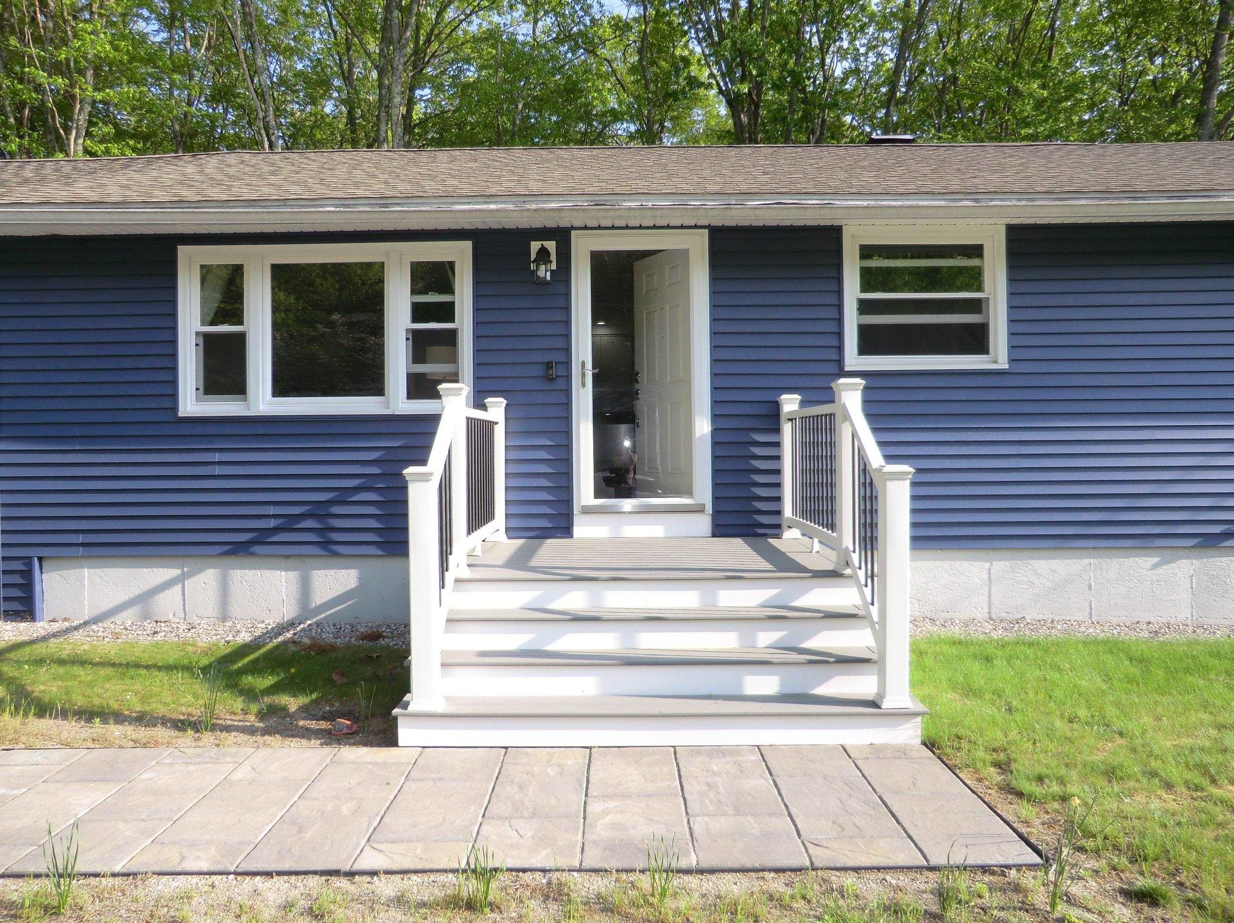 42 Country Club Ln, Merrimack NH  03054-2627 exterior