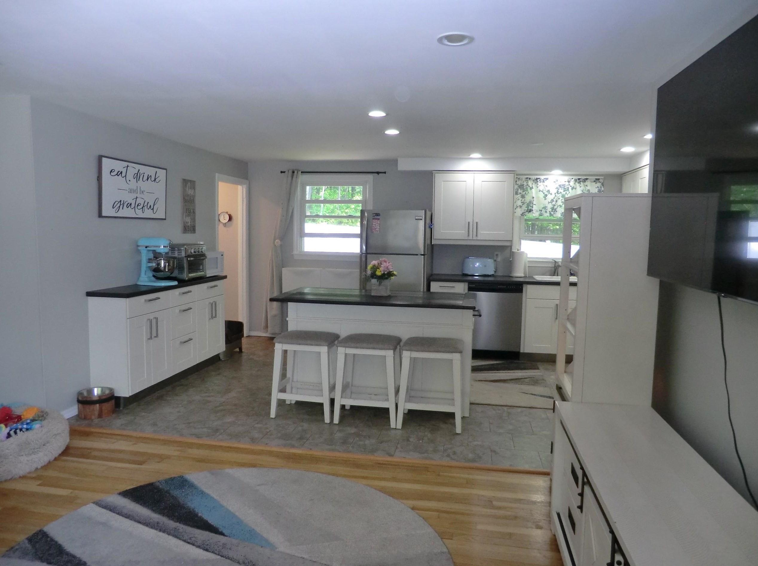 42 Country Club Ln, Merrimack NH  03054-2627 exterior