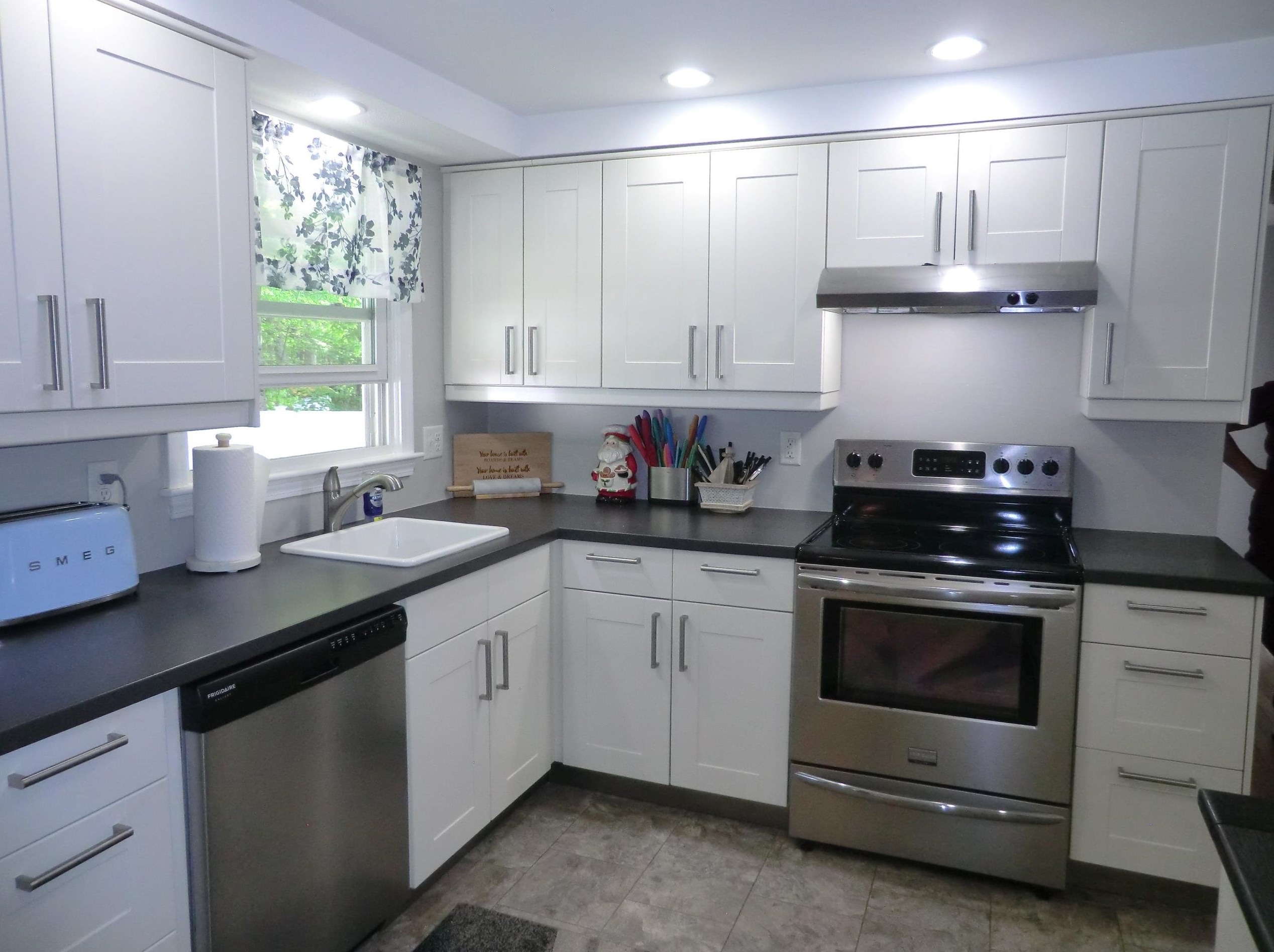 42 Country Club Ln, Merrimack NH  03054-2627 exterior