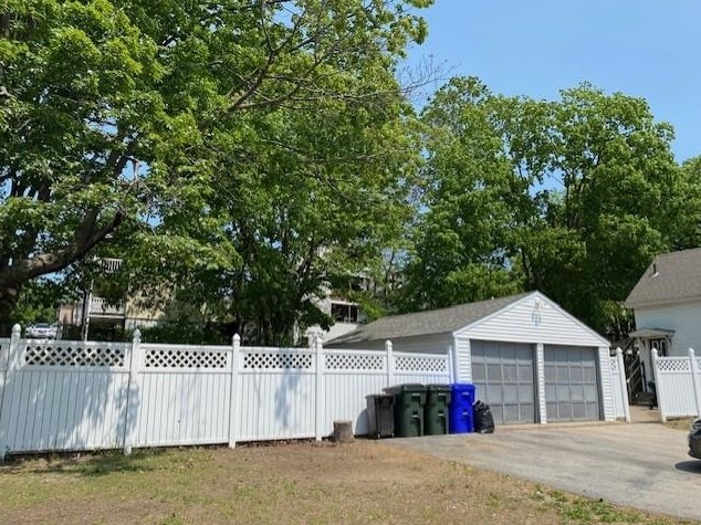 440 Manchester St, Manchester NH  03103-4147 exterior