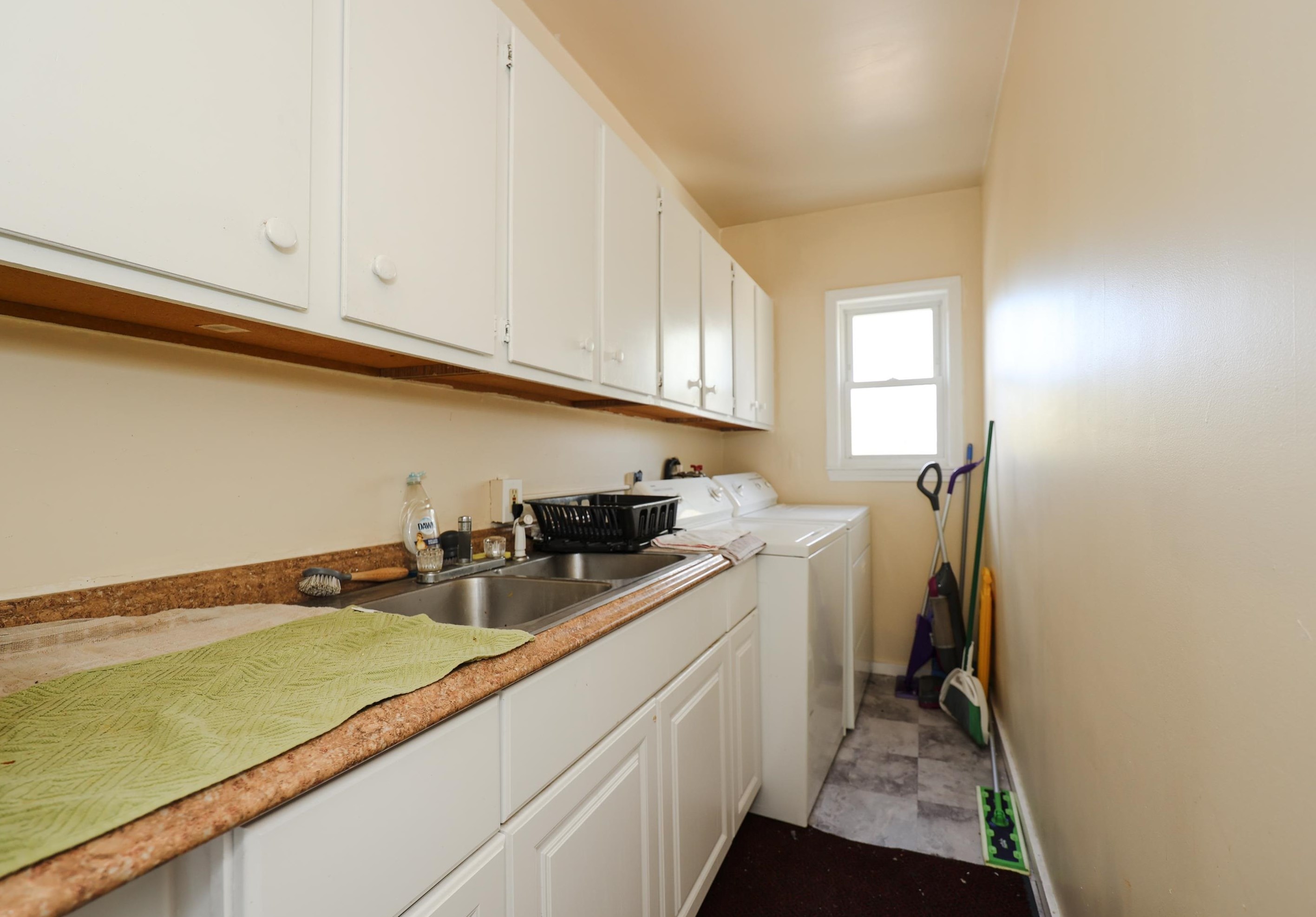 179 Pne St, Manchester NH 03103-5226 exterior