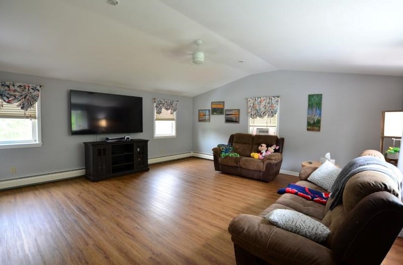 94 Turkey Hill Rd, Merrimack NH  03054-4023 exterior