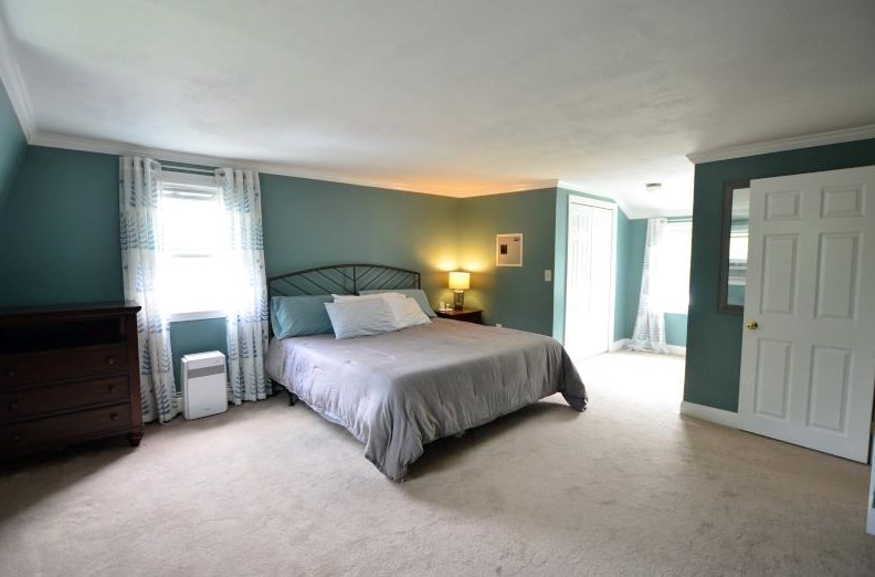 94 Turkey Hill Rd, Merrimack NH  03054-4023 exterior