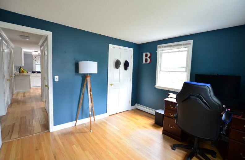 94 Turkey Hill Rd, Merrimack NH  03054-4023 exterior