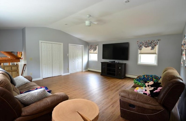 94 Turkey Hill Rd, Merrimack NH  03054-4023 exterior