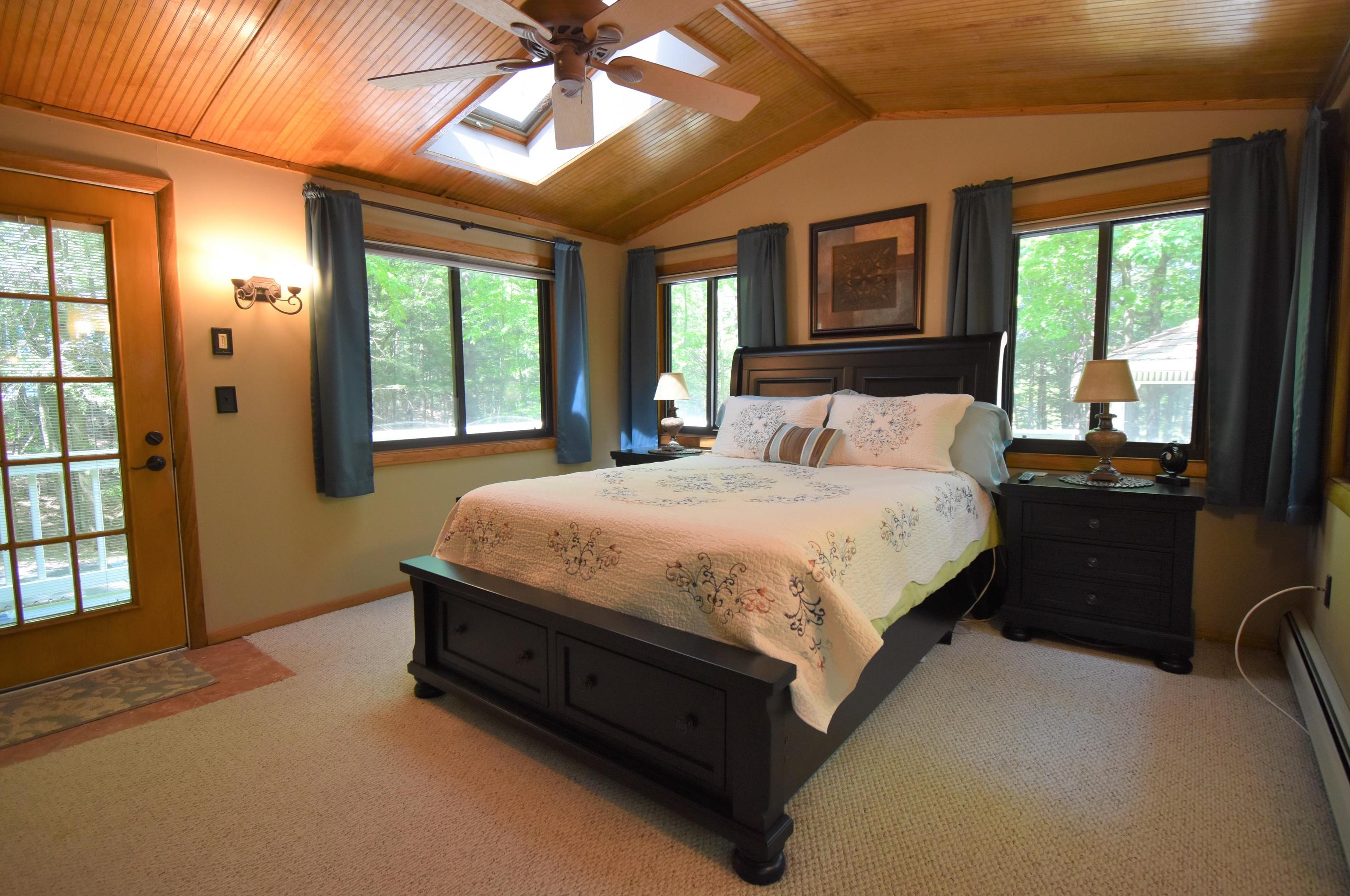 8 Colman Path, Merrimack NH 03054-2939 exterior