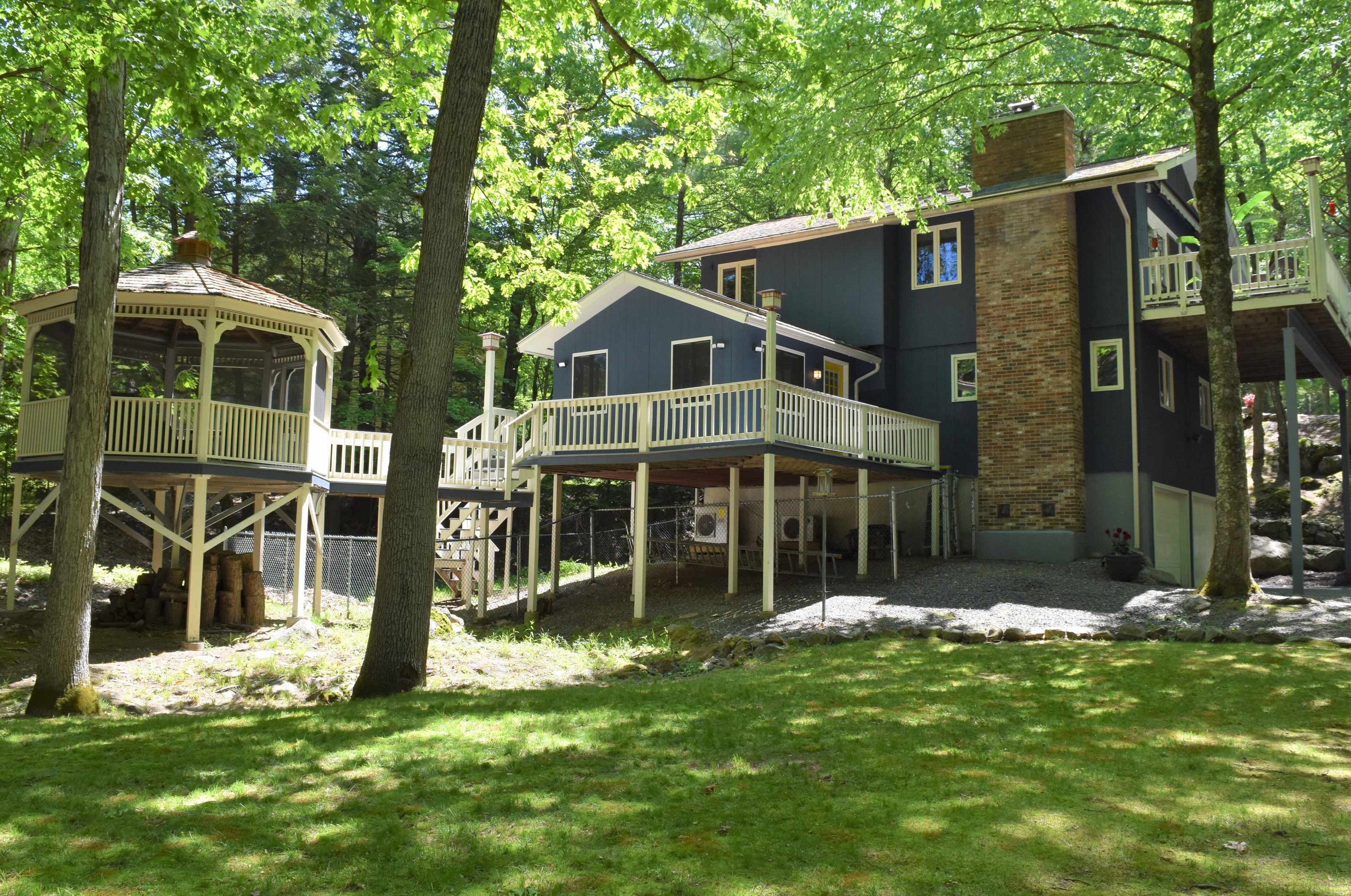 8 Colman Path, Merrimack NH 03054-2939 exterior