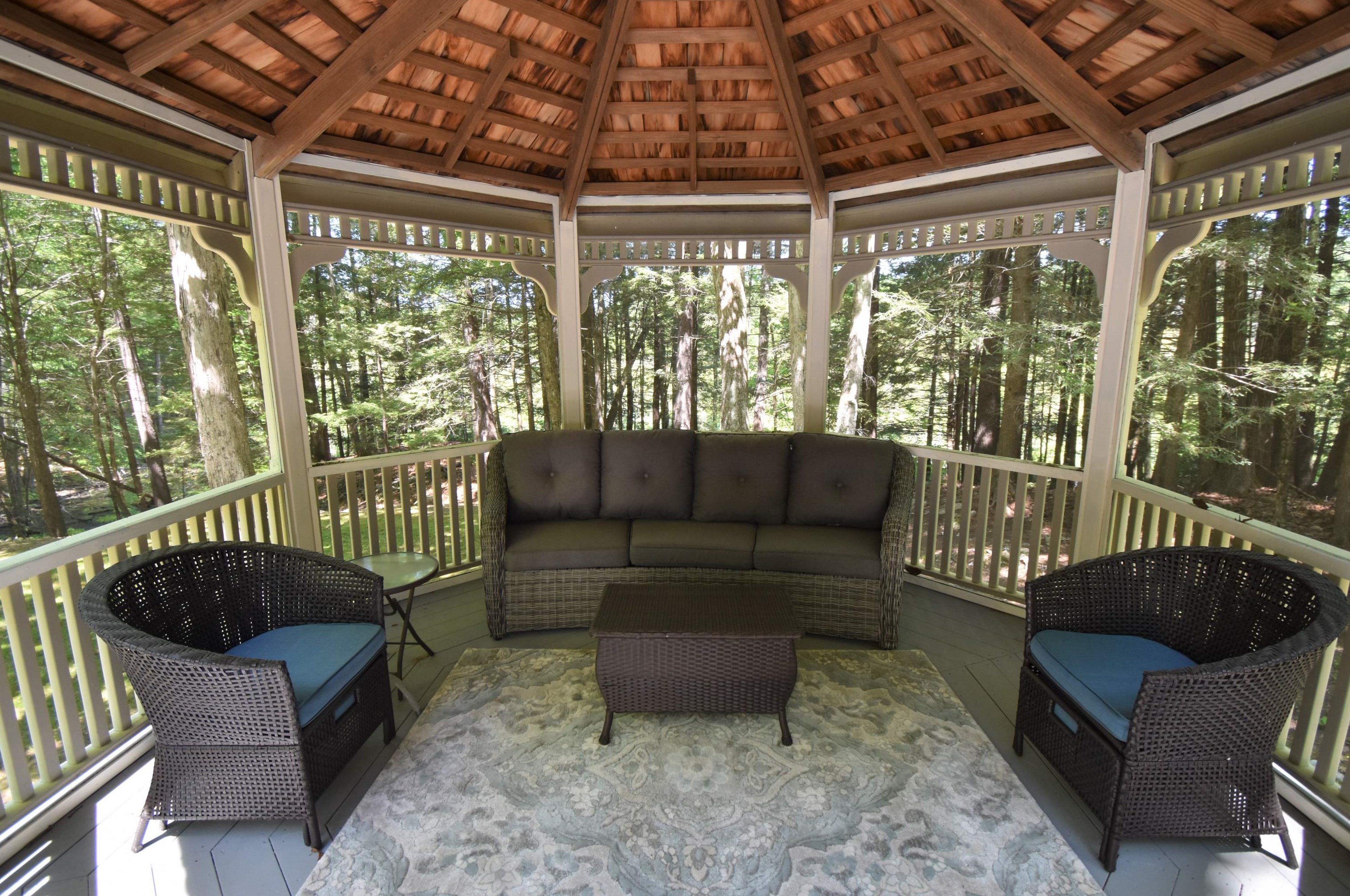 8 Colman Path, Merrimack NH 03054-2939 exterior